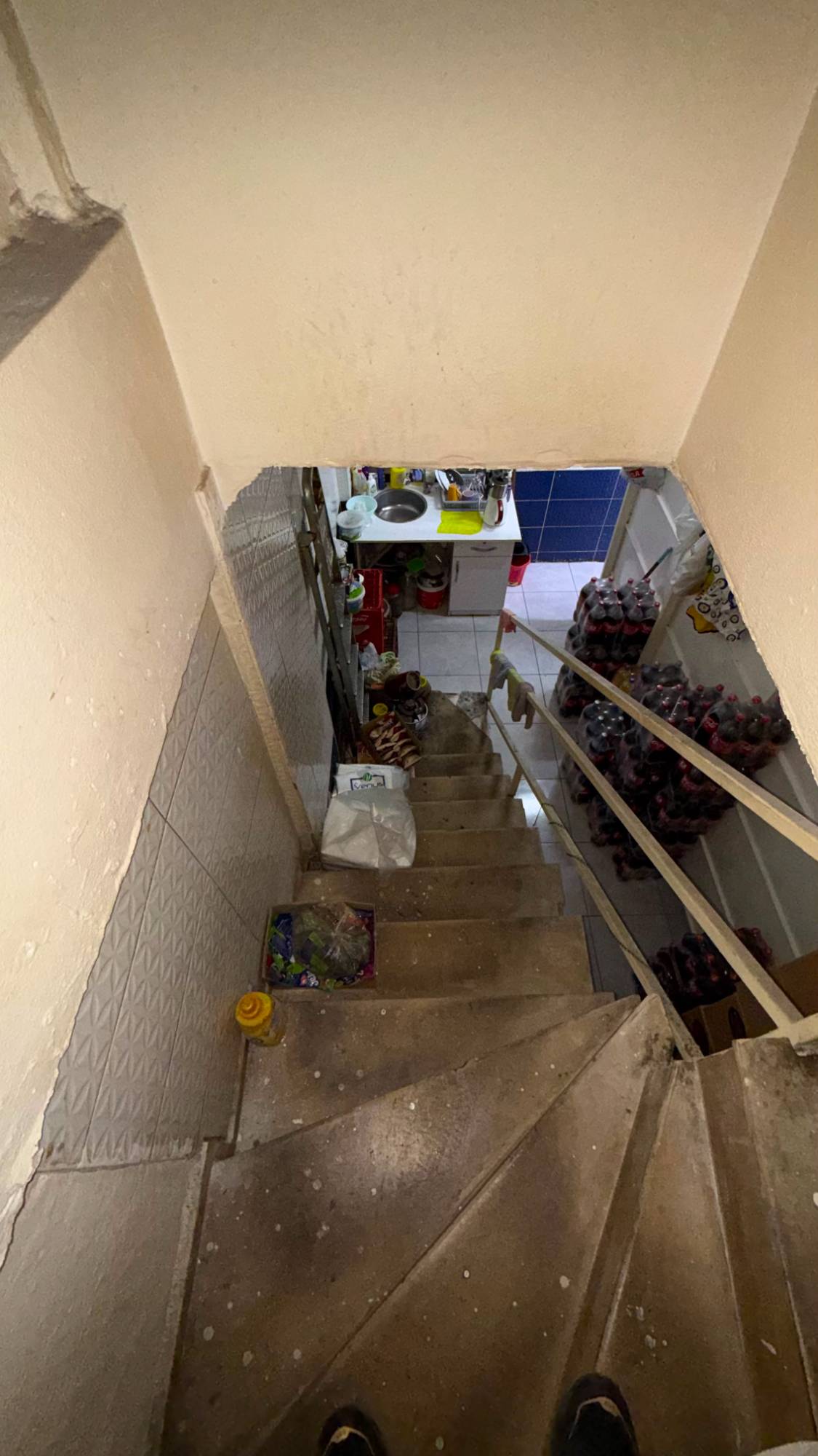 TURGUTLU SATILIK YEDİ EYLÜL MAH MANİSA ESKİ MANİSA YOLU ÜZERİ DEVREN KİRALIK MARKET