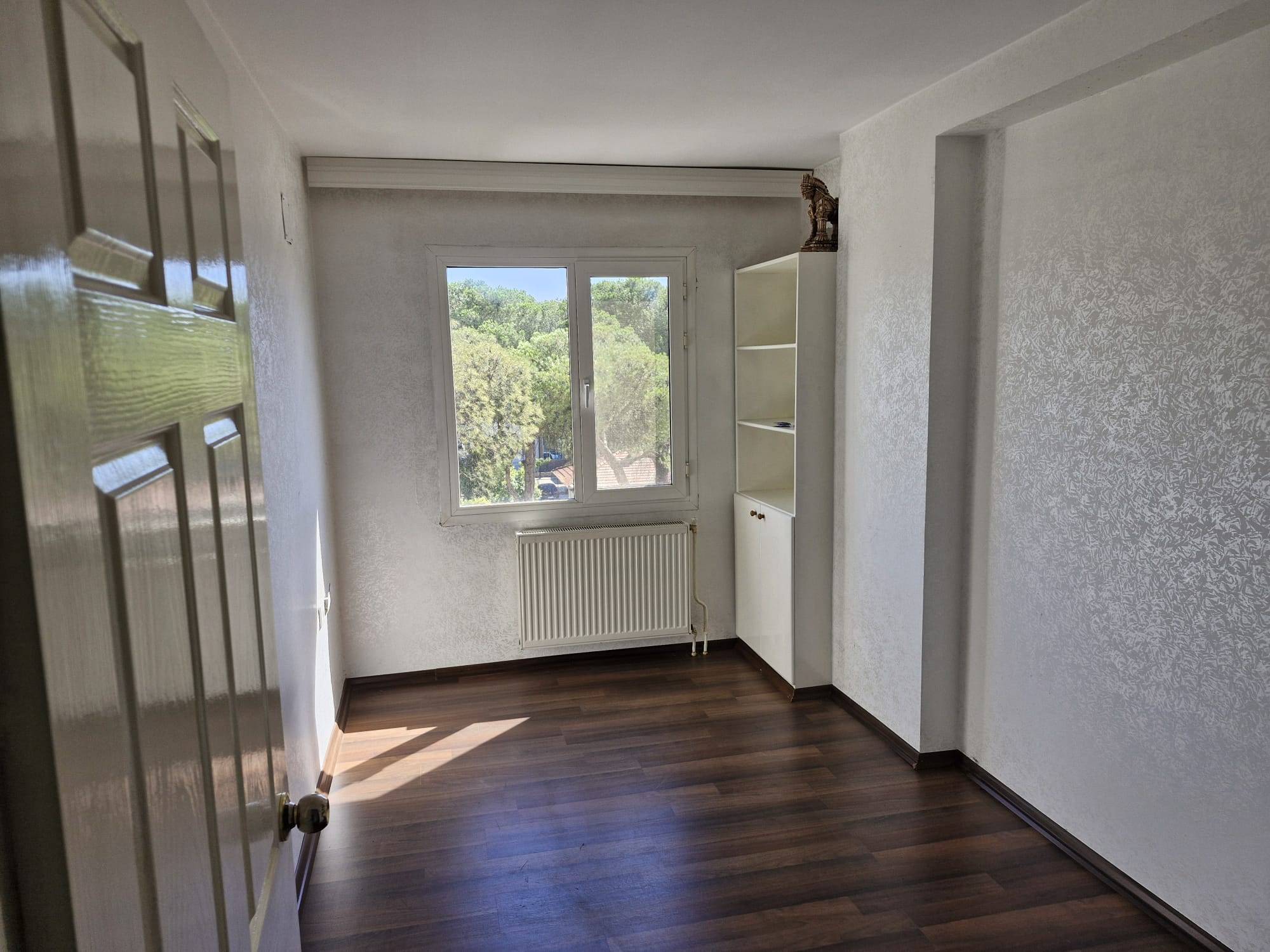 TURGUTLU KİRALIK CUMHURİYET MAH MERKEZİ BELEDİYE YAKINI DAİRE