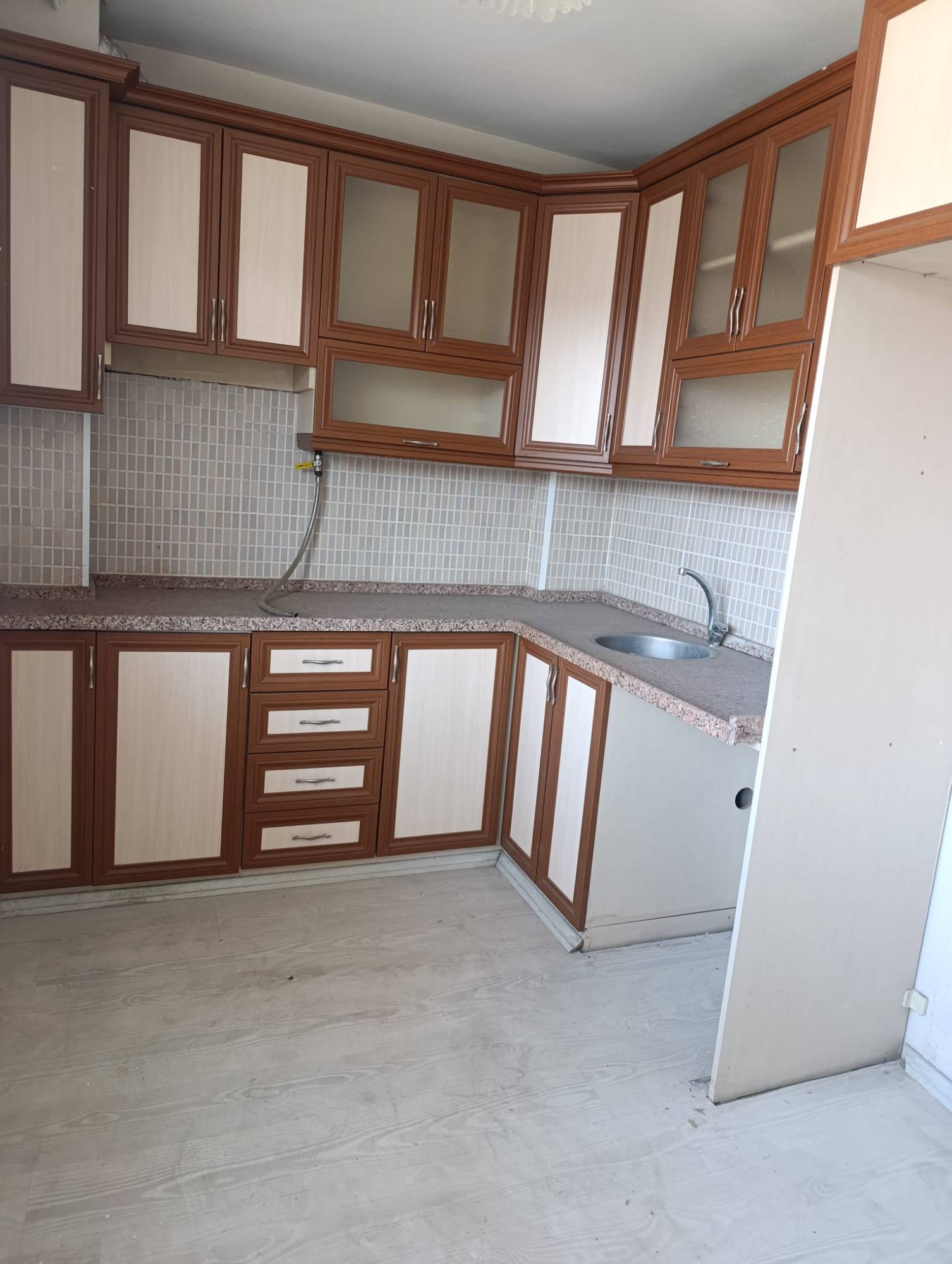 TURGUTLU KİRALIK ACARLAR MAH 3+1 ARA KAT DAİRE