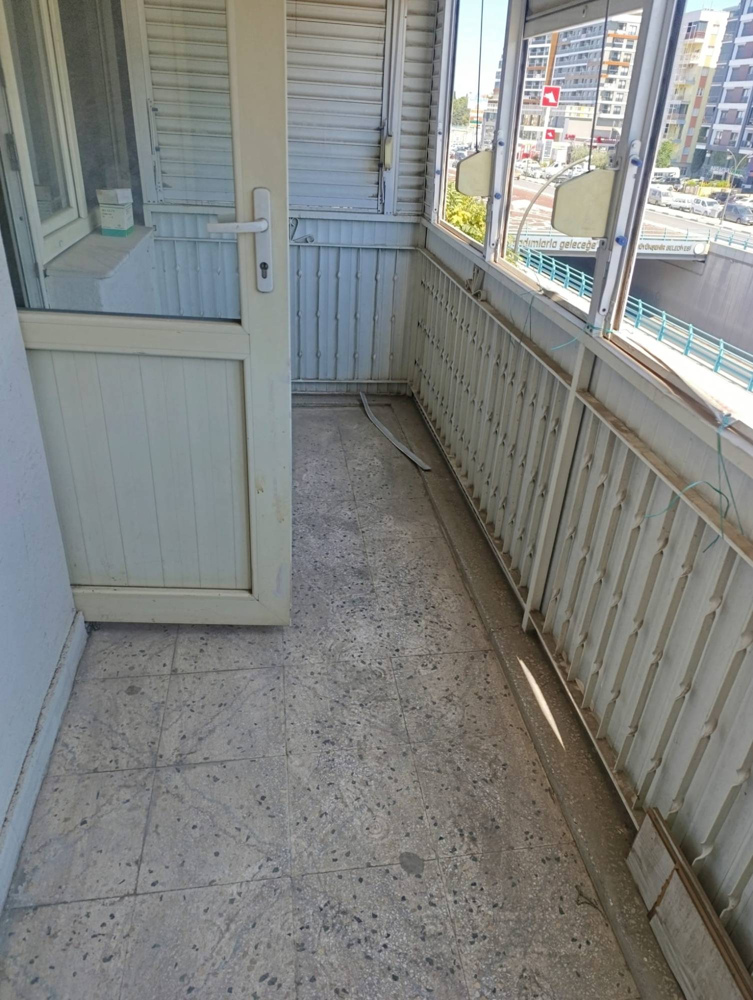 TURGUTLU KİRALIK ACARLAR MAH 3+1 ARA KAT DAİRE