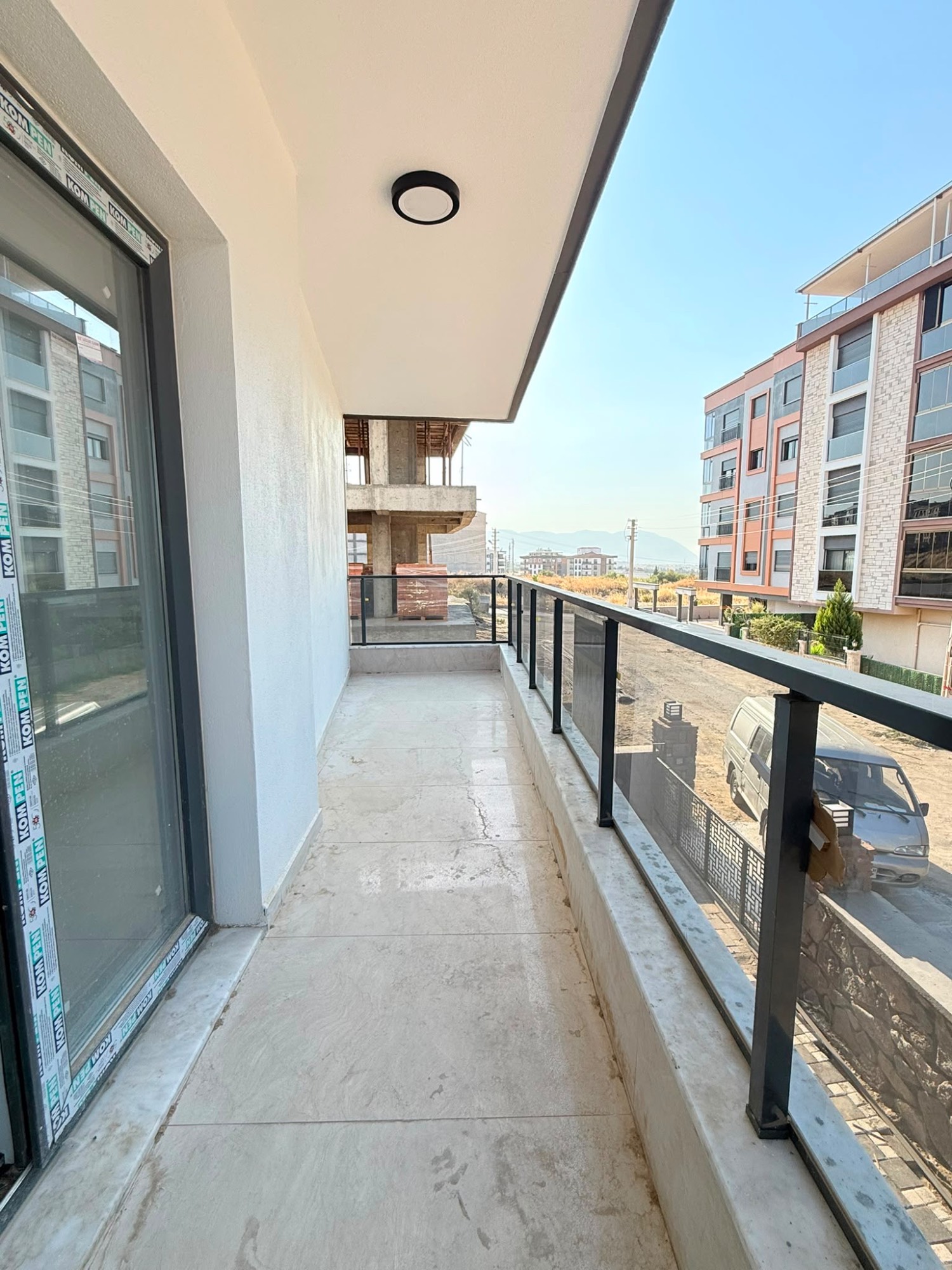 TURGUTLU SATILIK ERGENEKON MAH 95 M2 DAİRE OTOPARKLI ASANSÖRLÜ ALTTAN İSITMALI