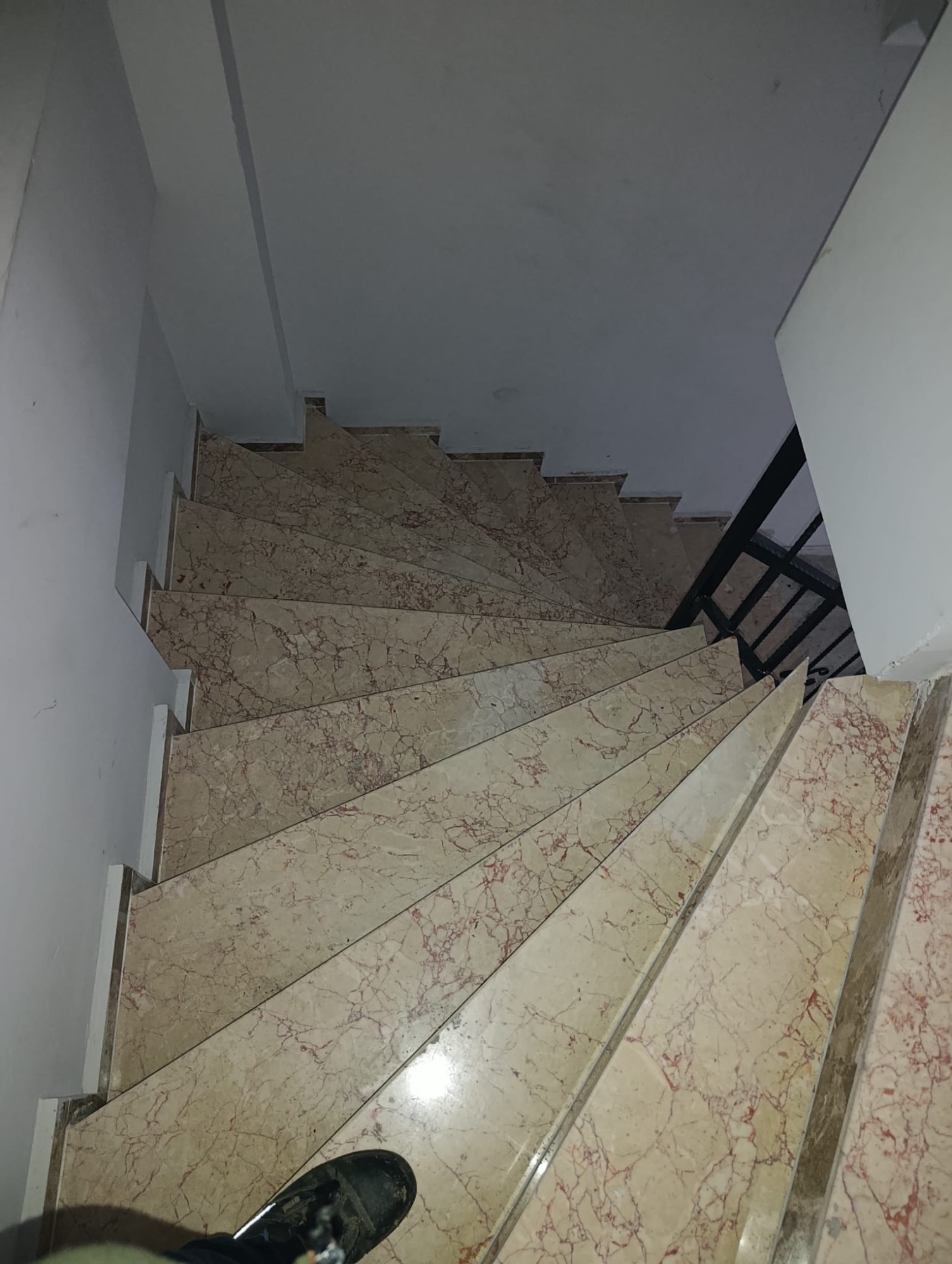 TURGUTLU SATILIK ŞEHİTLER MAH UYGUN FİYATLI SIFIR 2+2 DUBLEKS TAKAS AÇIK
