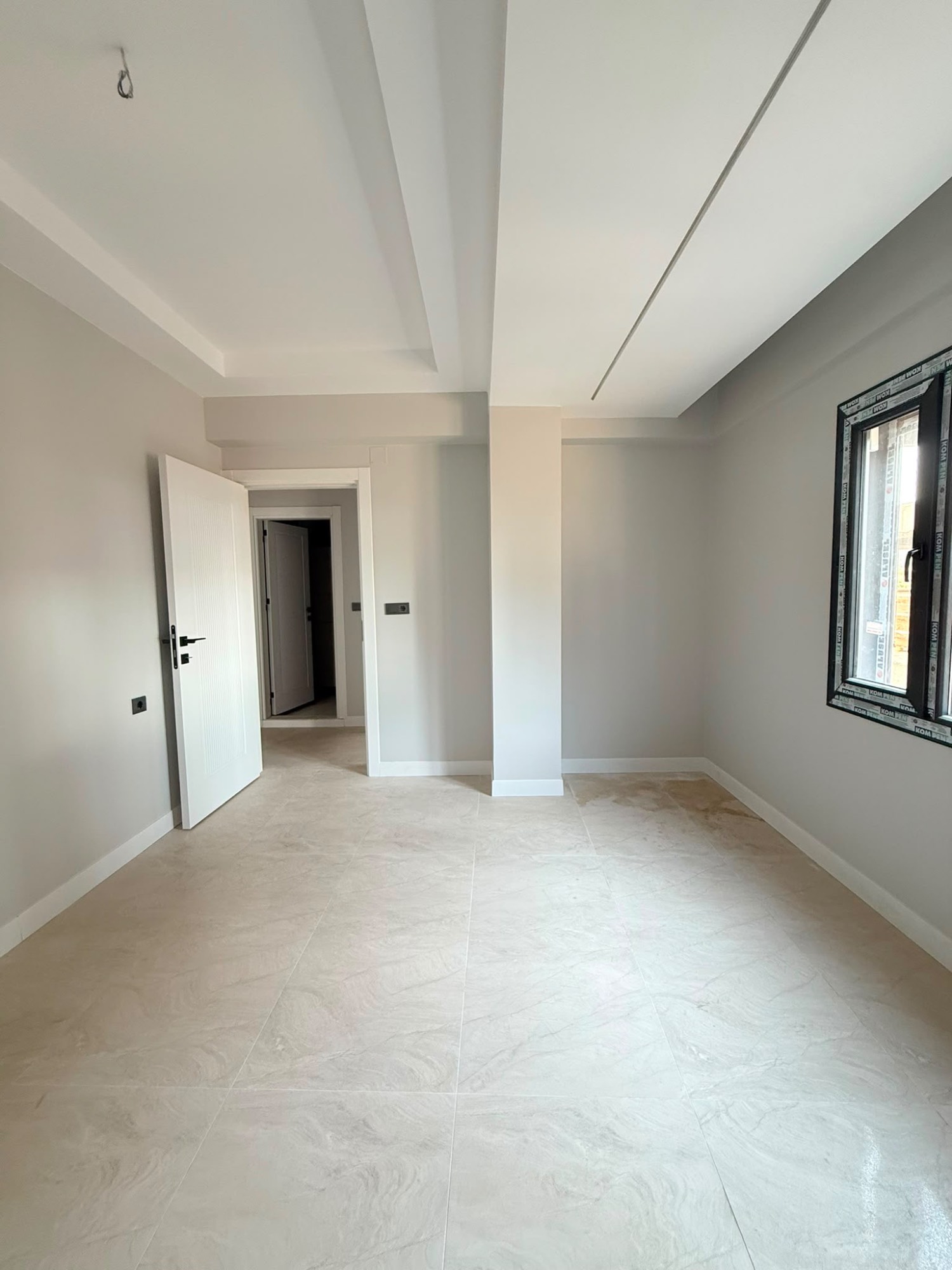 TURGUTLU SATILIK ERGENEKON MAH 95 M2 DAİRE OTOPARKLI ASANSÖRLÜ ALTTAN İSITMALI