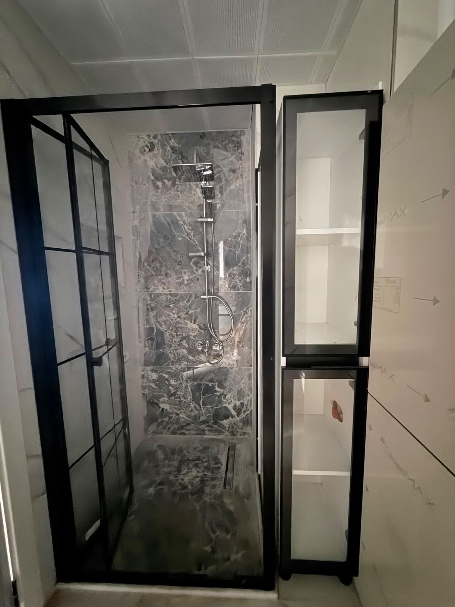 TURGUTLU SATILIK ERGENEKON MAH 95 M2 DAİRE OTOPARKLI ASANSÖRLÜ ALTTAN İSITMALI