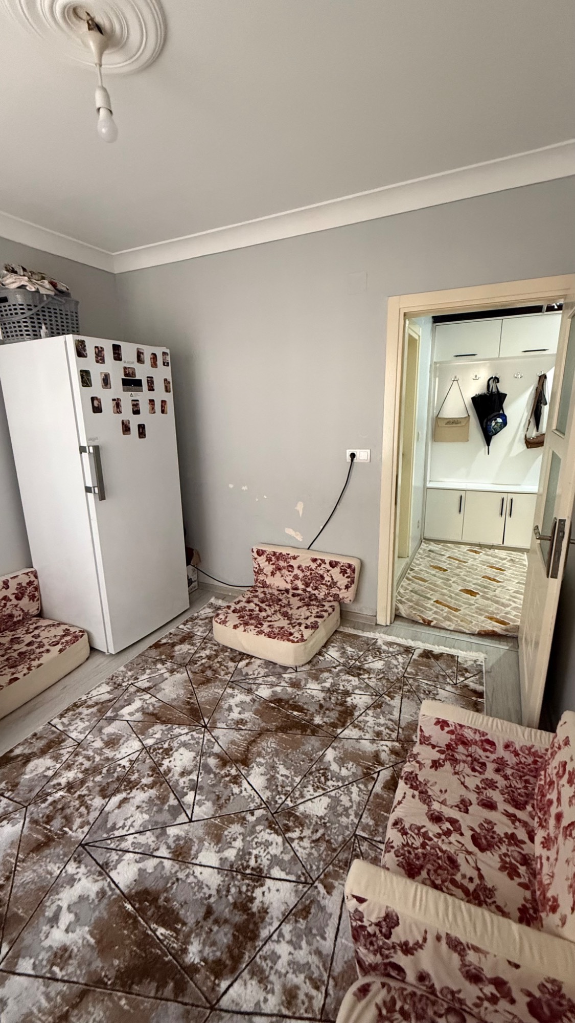 TURGUTLU SATILIK FIRSAT DAİRE BÖLGENİN EN UYGUN FİYATI 2+1 D GAZLI