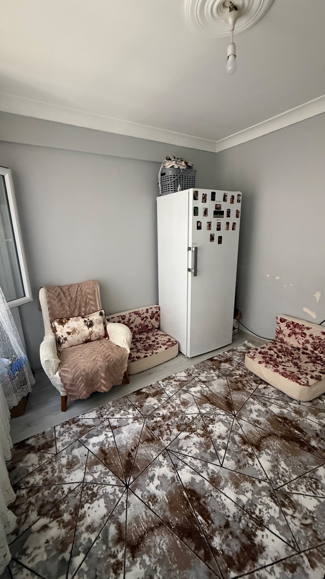 TURGUTLU SATILIK FIRSAT DAİRE BÖLGENİN EN UYGUN FİYATI 2+1 D GAZLI