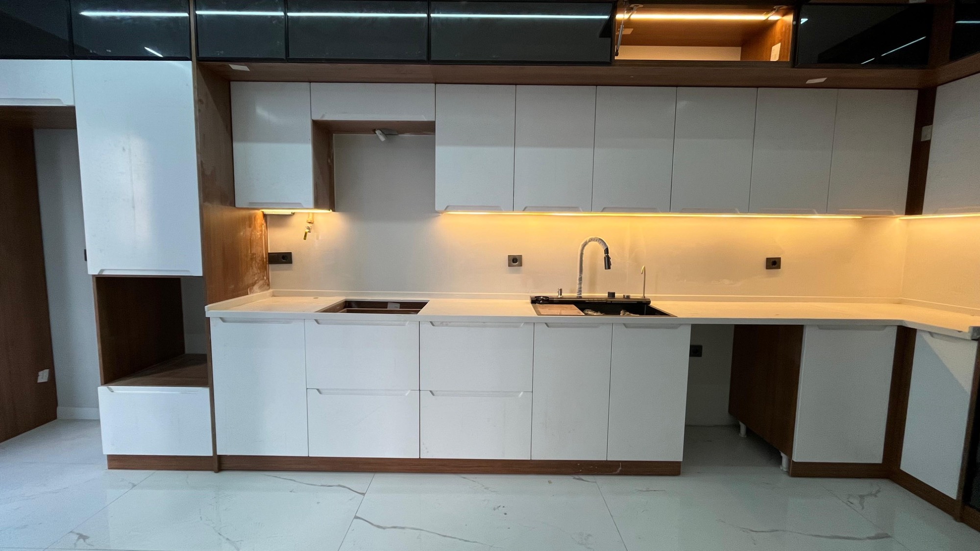 TURGUTLU SATILIK YENİ MAH 3+1 LÜKS DAİRE