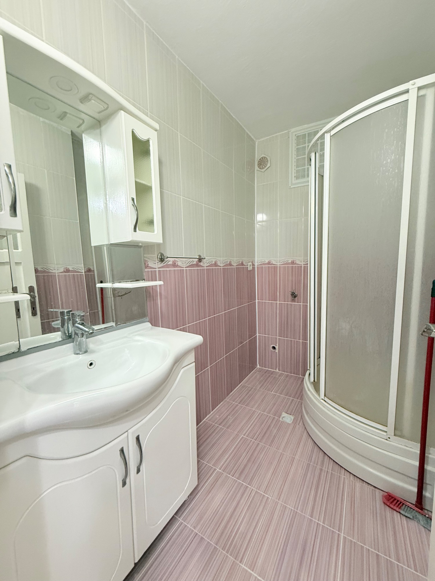 TURGUTLU KİRALIK ŞEHİTLER MAH 3+1 DAİRE