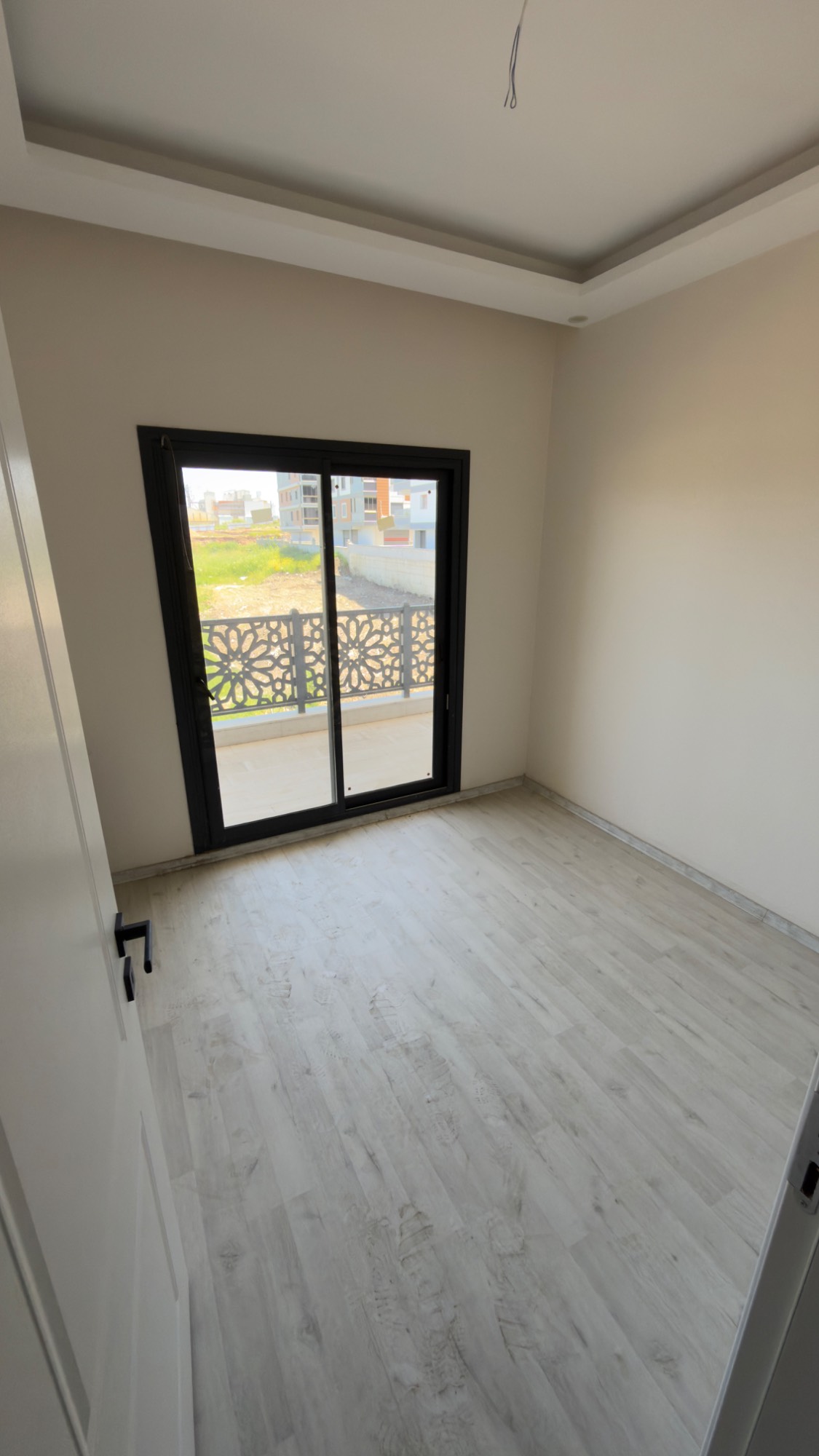 TURGUTLU SATILIK ERGENEKON MAH FIRSAT 3+1 ARA KAT SIFIR DAİRE