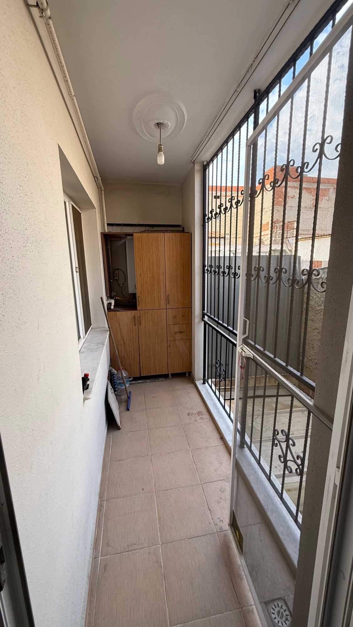 TURGUTLU SATILIK YILDIRIM MAH ACİL 3+1 ALANKUYU CİVARI ARA KAT DAİRE