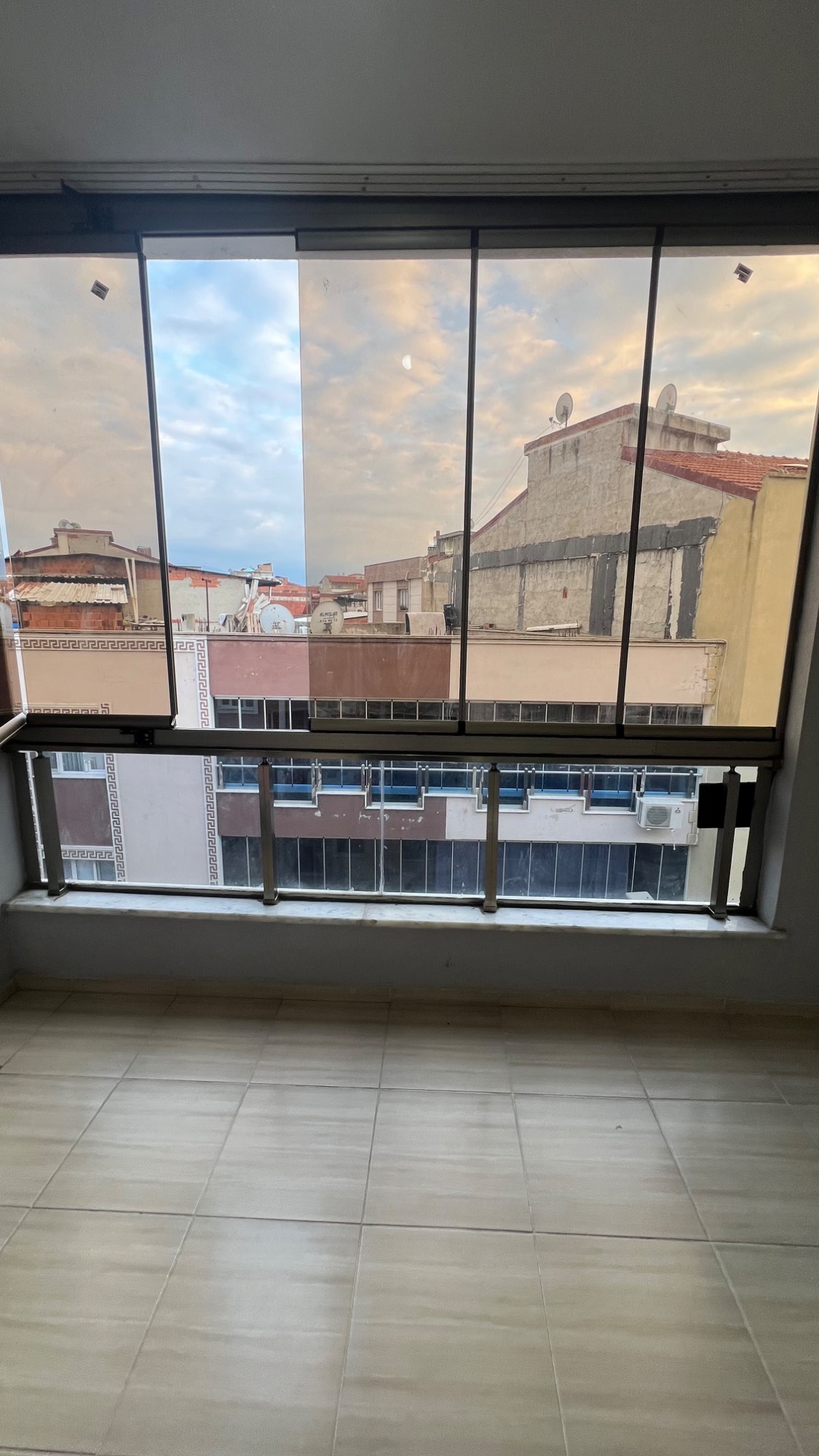 TURGUTLU SATILIK YİĞİTLER MAH 3+1 DOĞALGAZLI DAİRE
