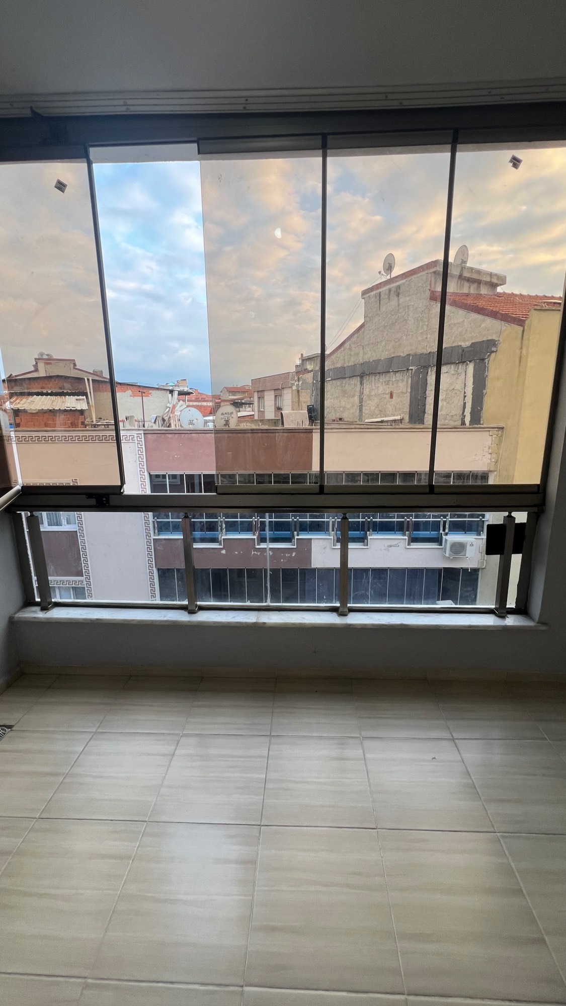 TURGUTLU SATILIK YİĞİTLER MAH 3+1 DOĞALGAZLI DAİRE