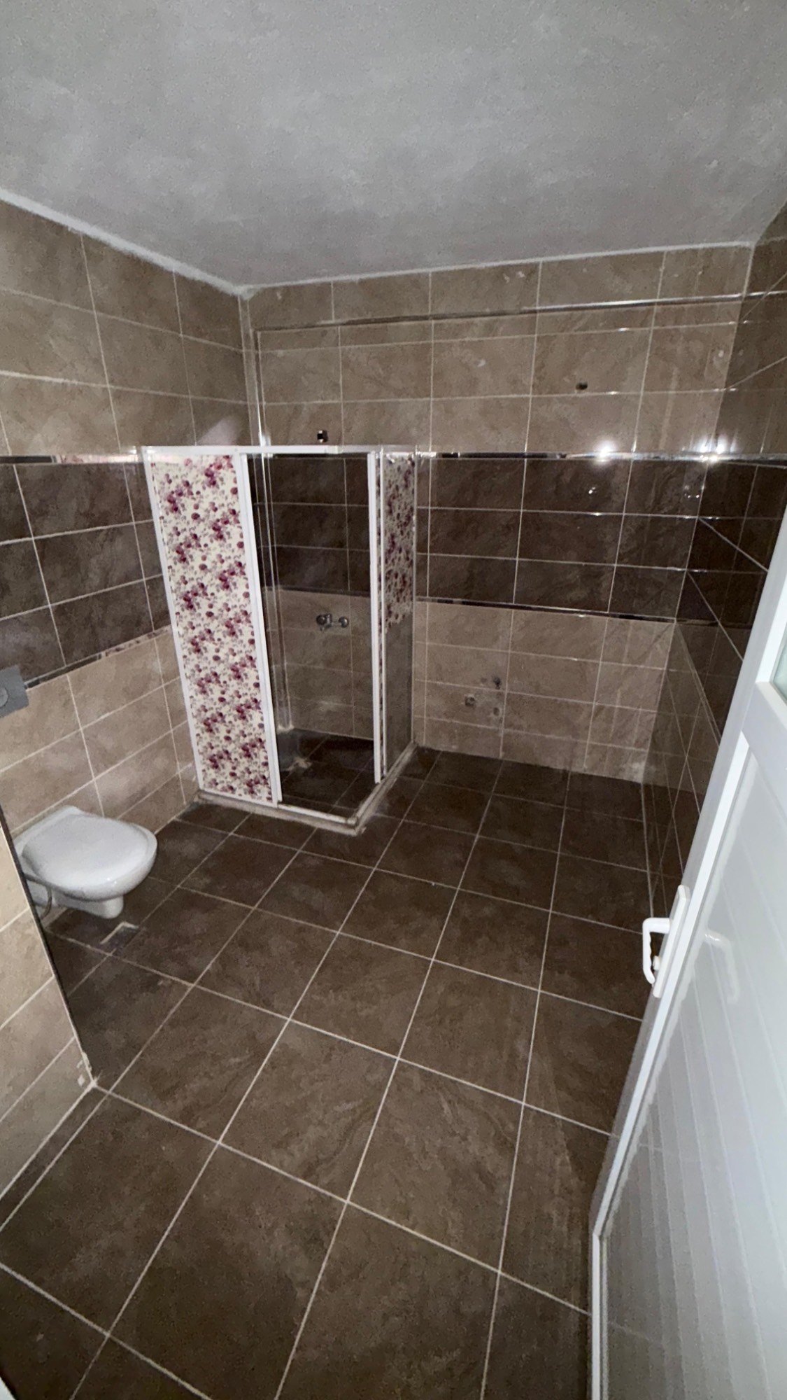 TURGUTLU SATILIK YEDİ EYLÜL MAH 7 KÖŞE ZEMİN KAT DAİRE