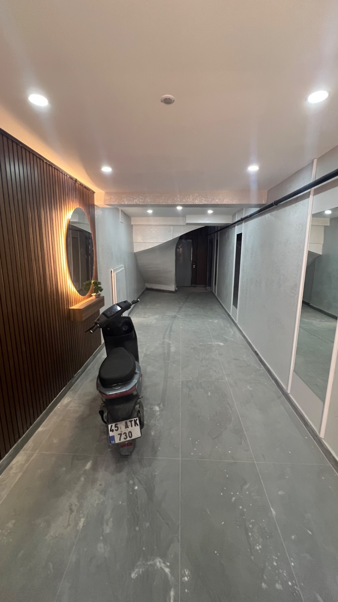 TURGUTLU SATILIK YENİ MAH OTOPARKLI ASANSÖRLÜ 3+1 DAİRE