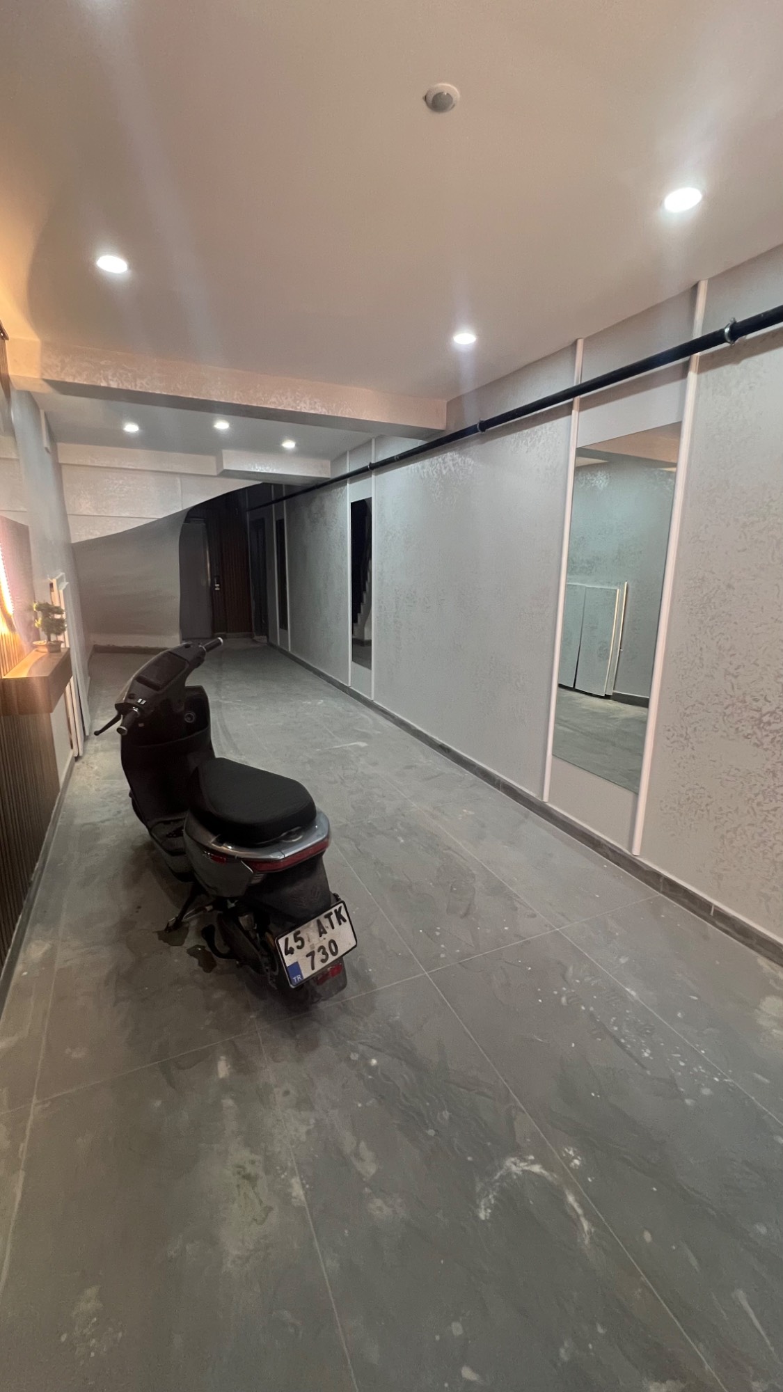 TURGUTLU SATILIK YENİ MAH OTOPARKLI ASANSÖRLÜ 3+1 DAİRE