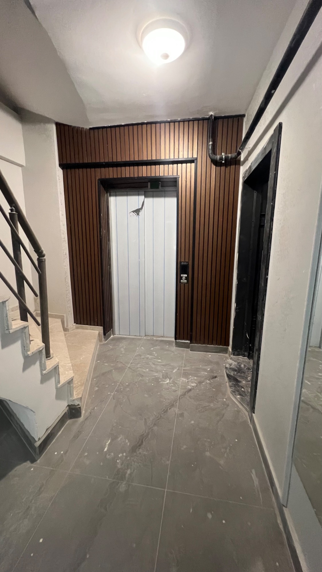 TURGUTLU SATILIK YENİ MAH OTOPARKLI ASANSÖRLÜ 3+1 DAİRE