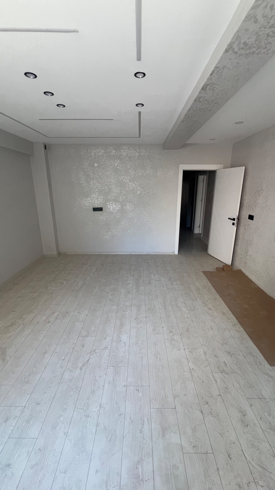 TURGUTLU SATILIK YENİ MAH OTOPARKLI ASANSÖRLÜ 3+1 DAİRE