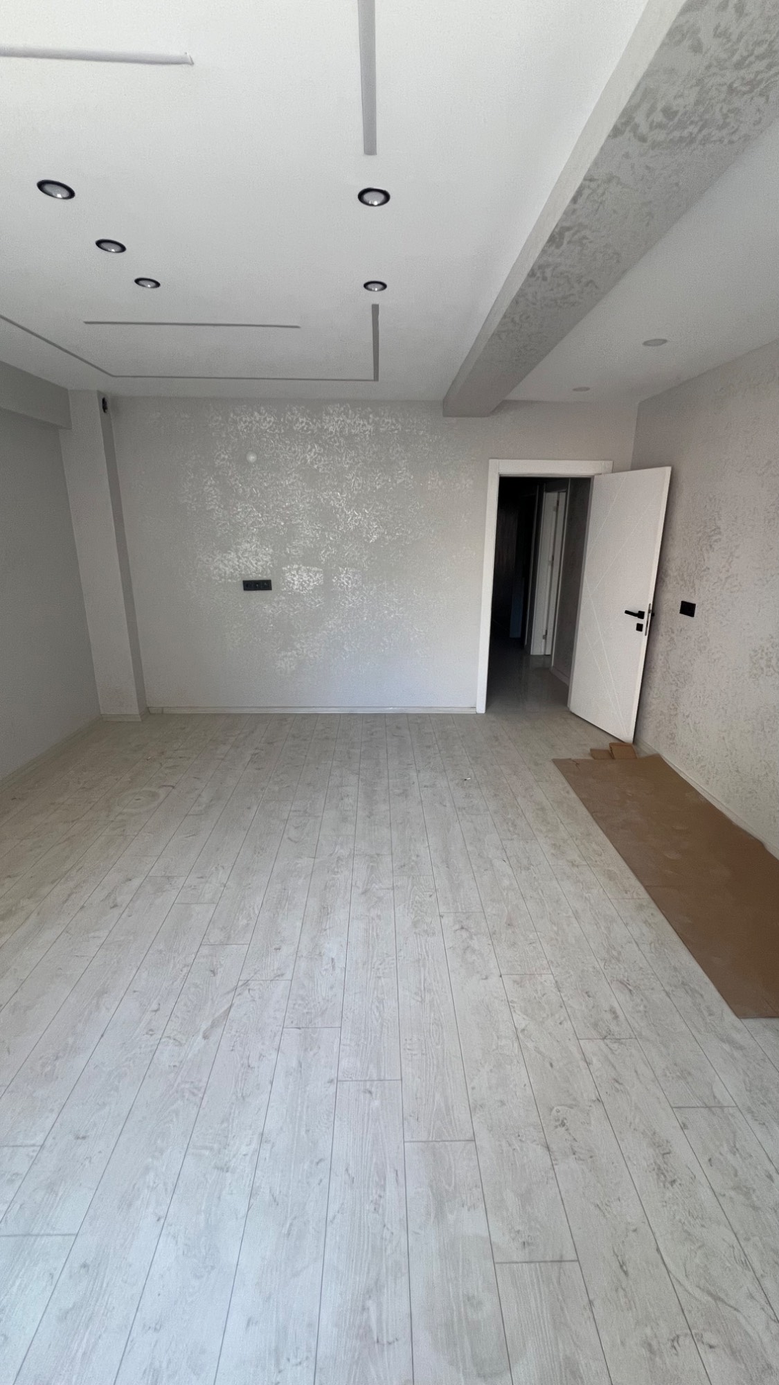 TURGUTLU SATILIK YENİ MAH OTOPARKLI ASANSÖRLÜ 3+1 DAİRE