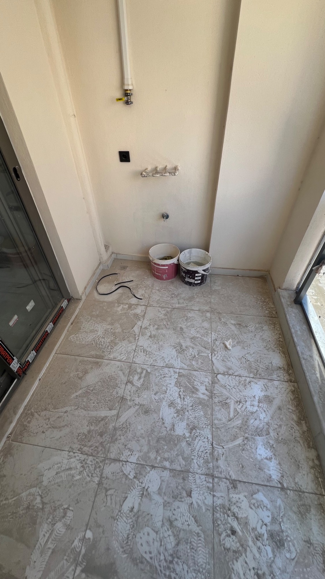 TURGUTLU SATILIK YENİ MAH OTOPARKLI ASANSÖRLÜ 3+1 DAİRE