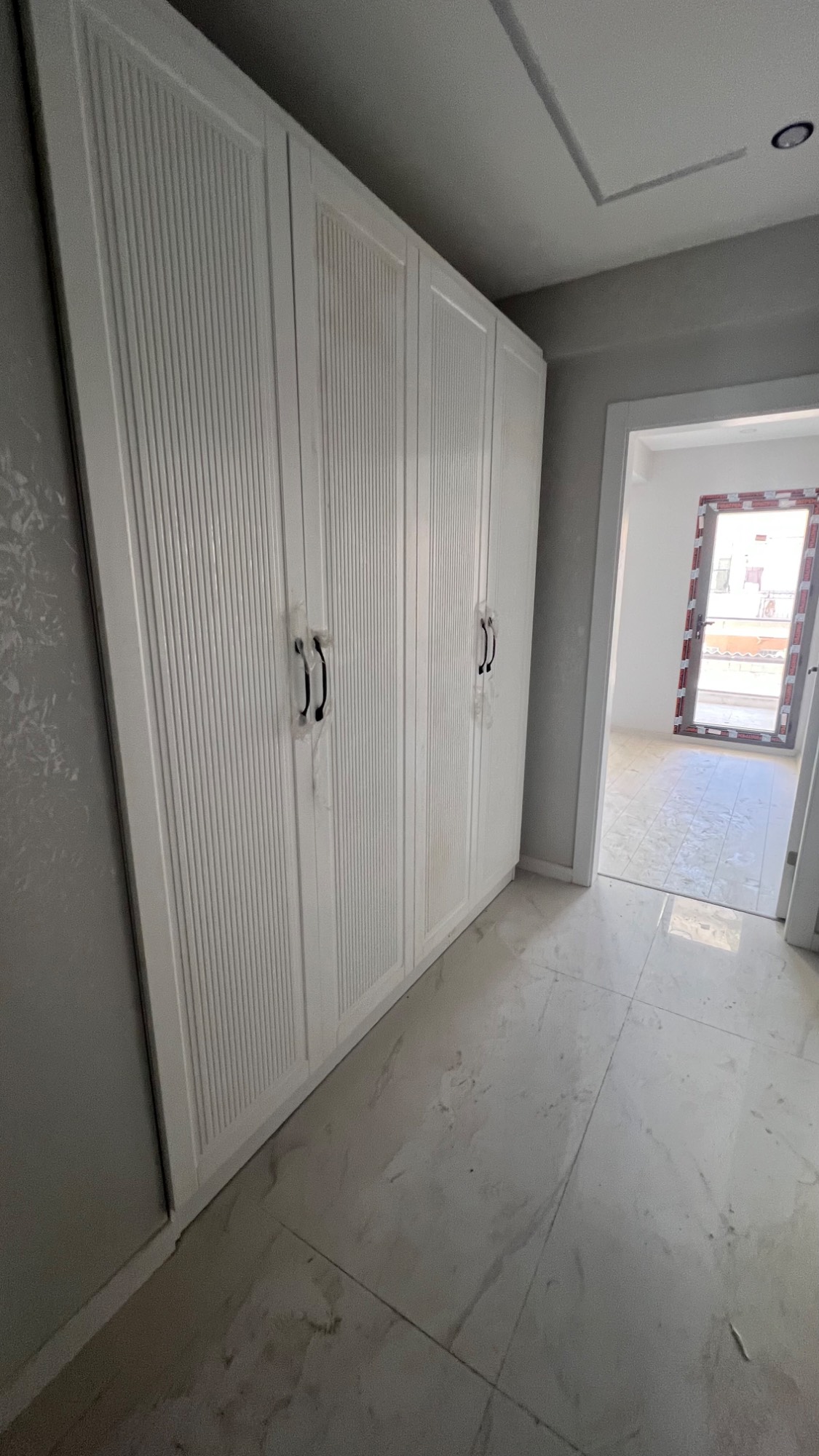 TURGUTLU SATILIK YENİ MAH OTOPARKLI ASANSÖRLÜ 3+1 DAİRE