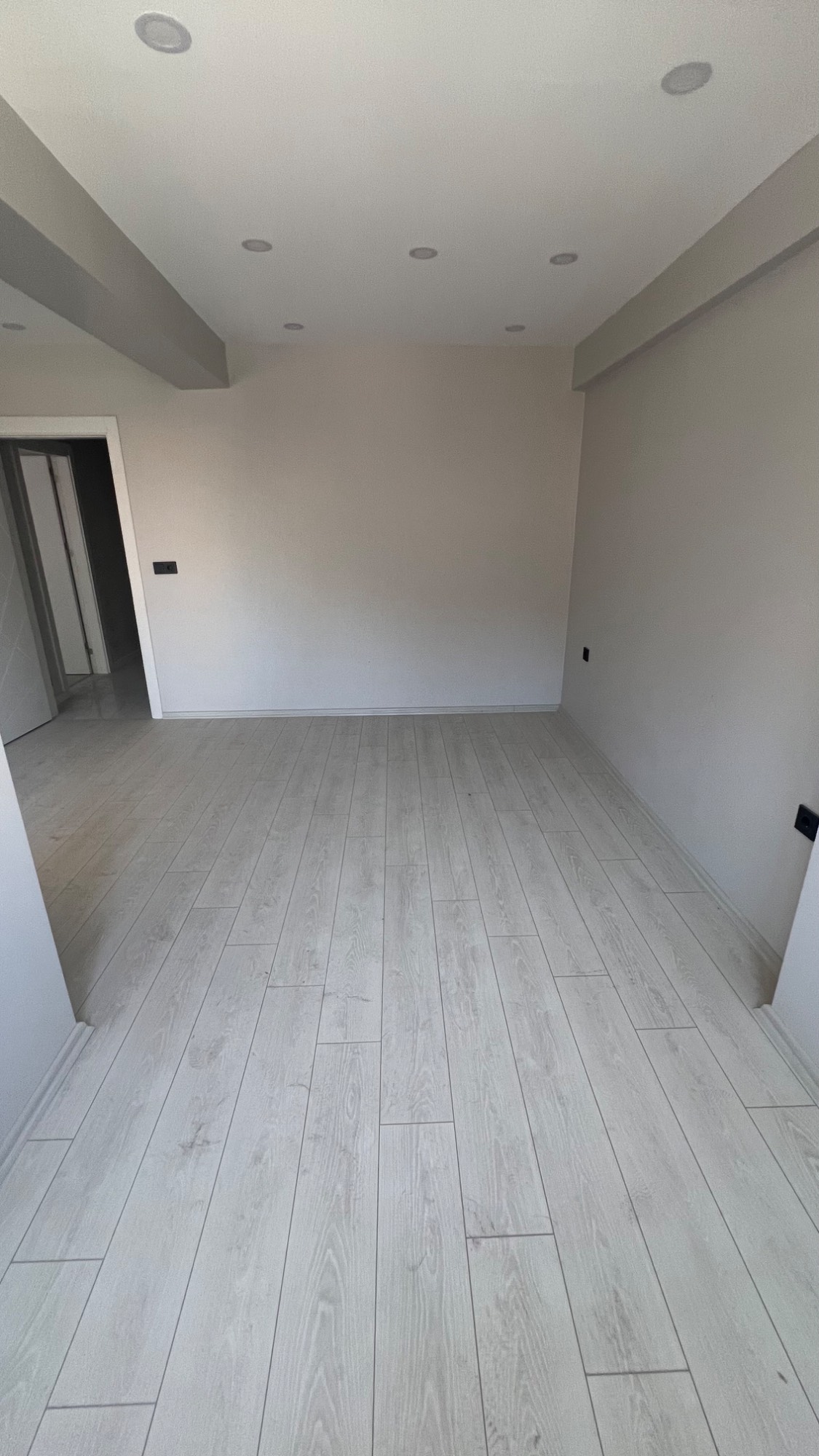 TURGUTLU SATILIK YENİ MAH OTOPARKLI ASANSÖRLÜ 3+1 DAİRE