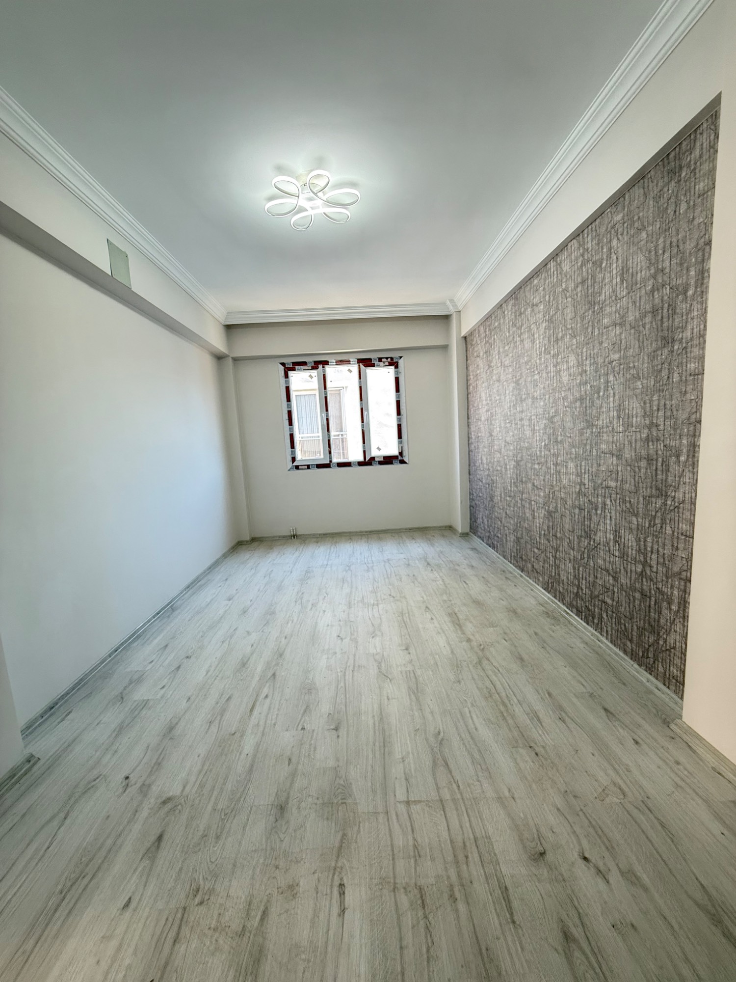 TURGUTLU SATILIK TURGUTLAR MAH 2+1 LÜKS DAİRE