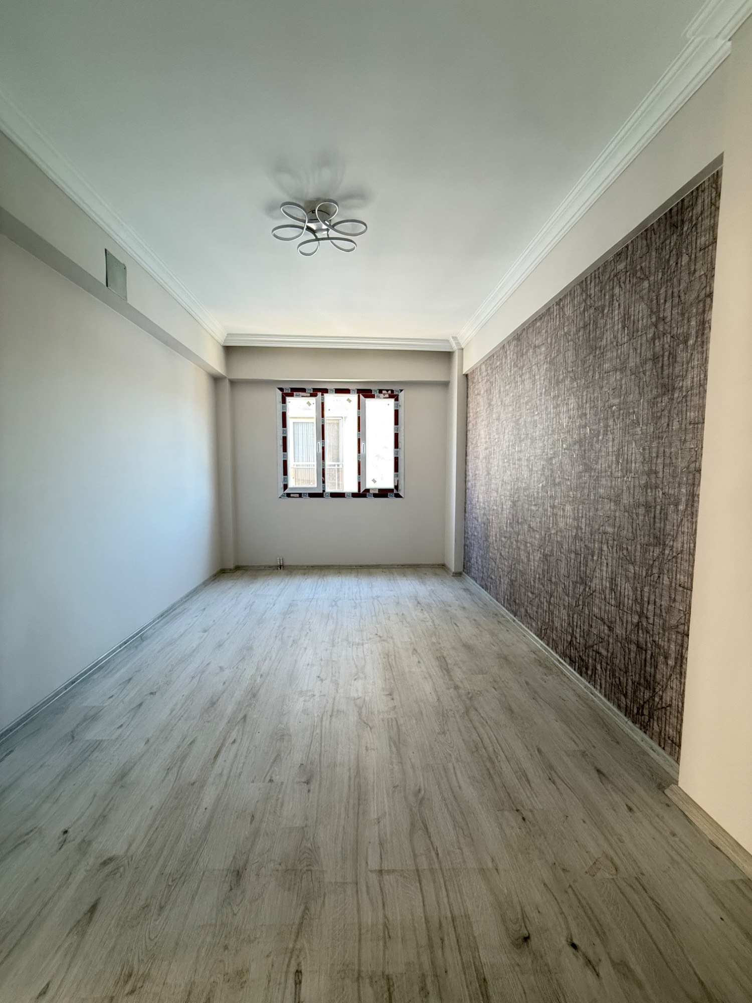 TURGUTLU SATILIK TURGUTLAR MAH 2+1 LÜKS DAİRE