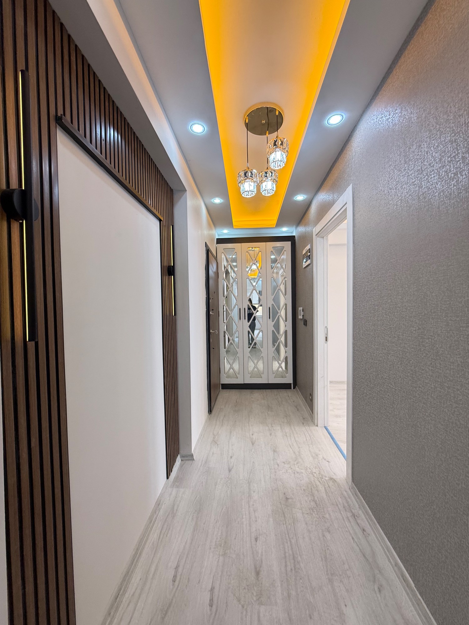 TURGUTLU SATILIK TURGUTLAR MAH 2+1 LÜKS DAİRE
