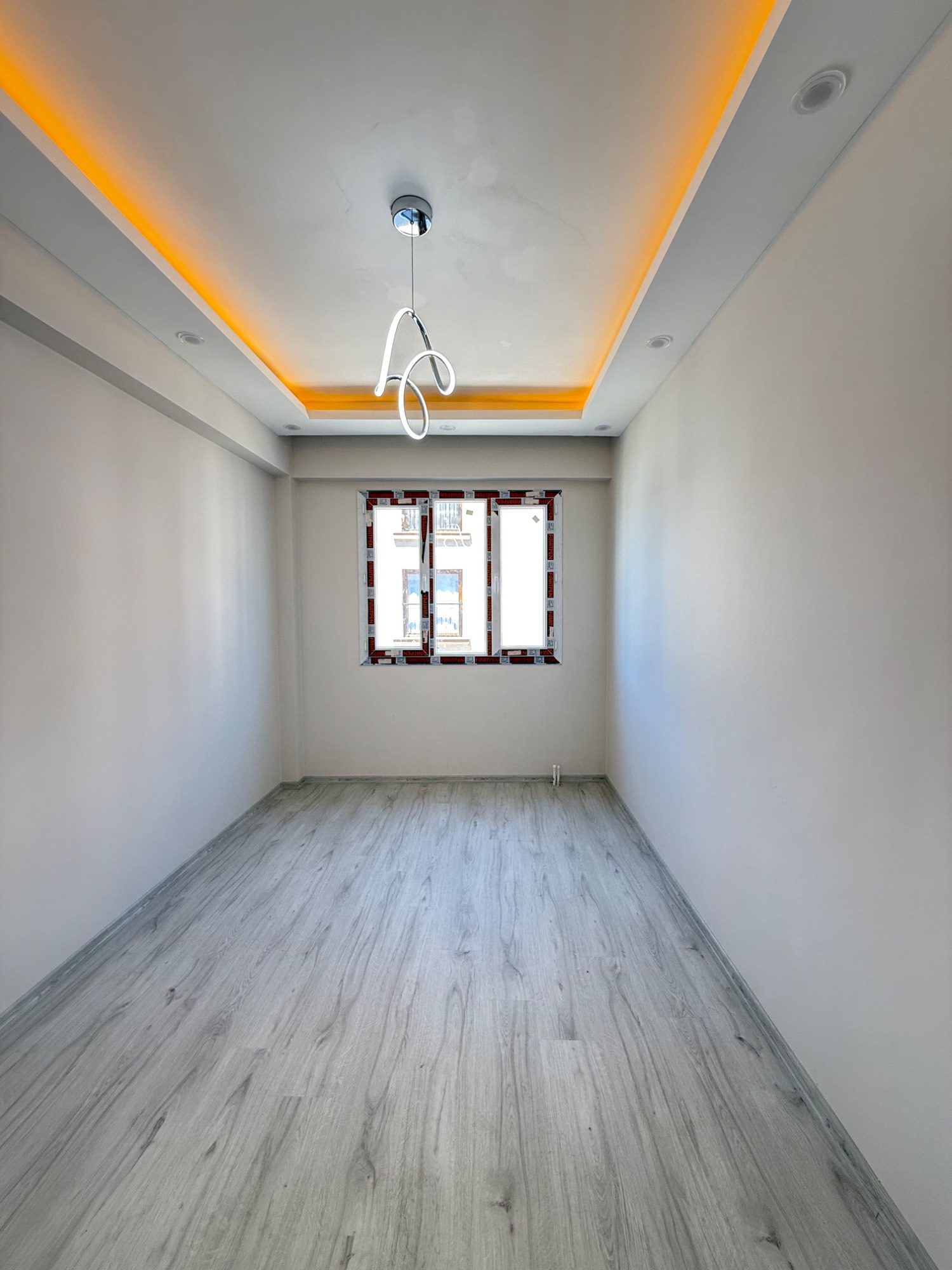 TURGUTLU SATILIK TURGUTLAR MAH 2+1 LÜKS DAİRE