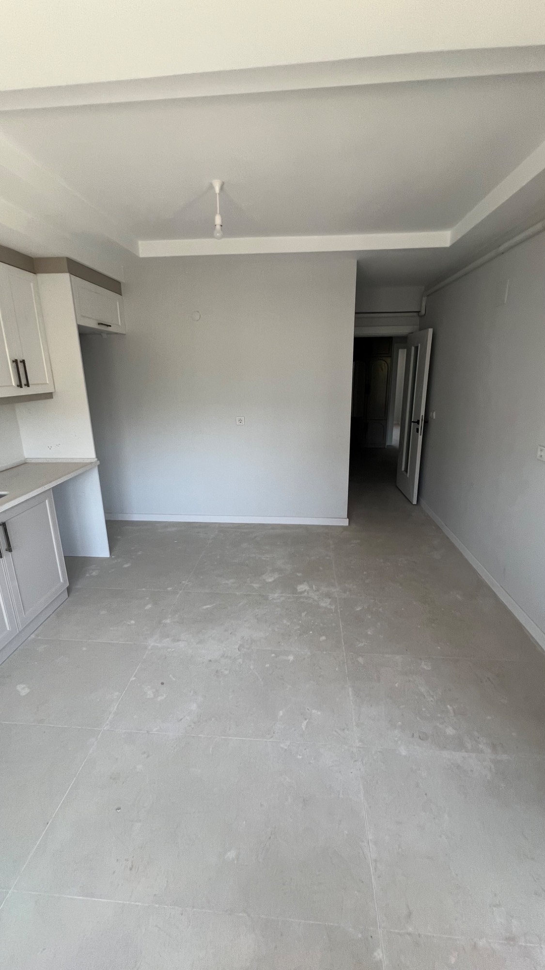TURGUTLU SATILIK CUMHURİYET MAH KERVANYOLUNDA GENİŞ 2+1 ARAKAT DAİRE