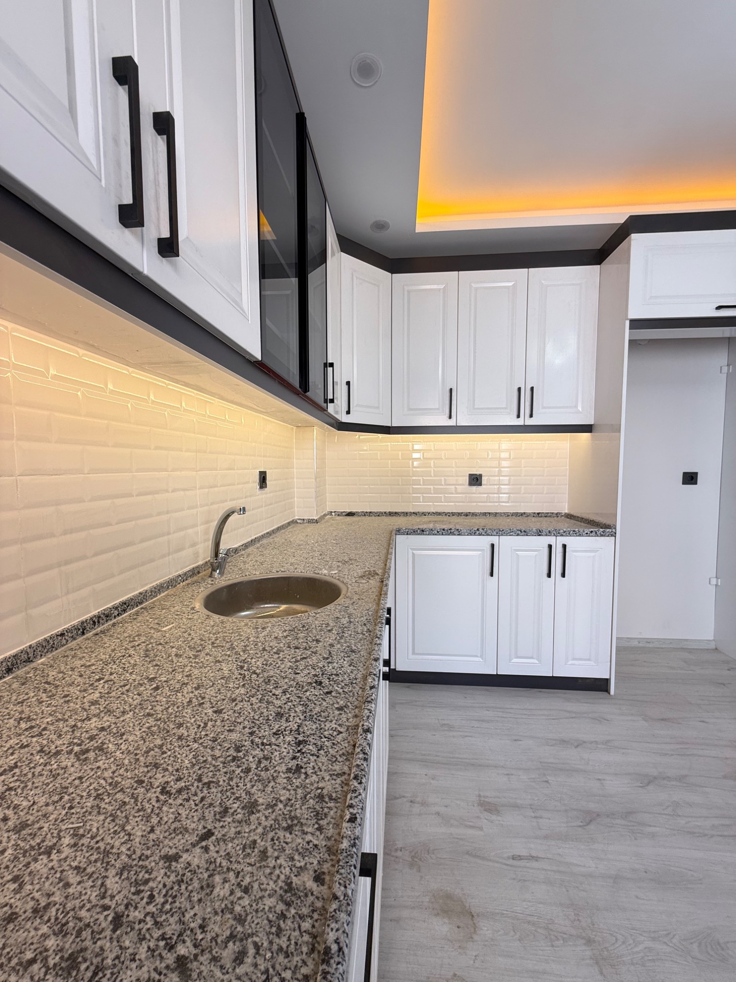 TURGUTLU SATILIK TURGUTLAR MAH 2+1 LÜKS DAİRE