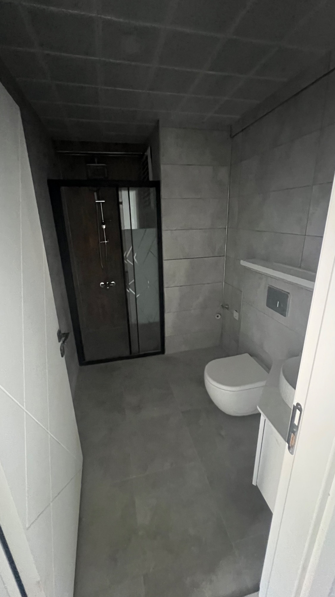 TURGUTLU SATILIK CUMHURİYET MAH KERVANYOLUNDA GENİŞ 2+1 ARAKAT DAİRE