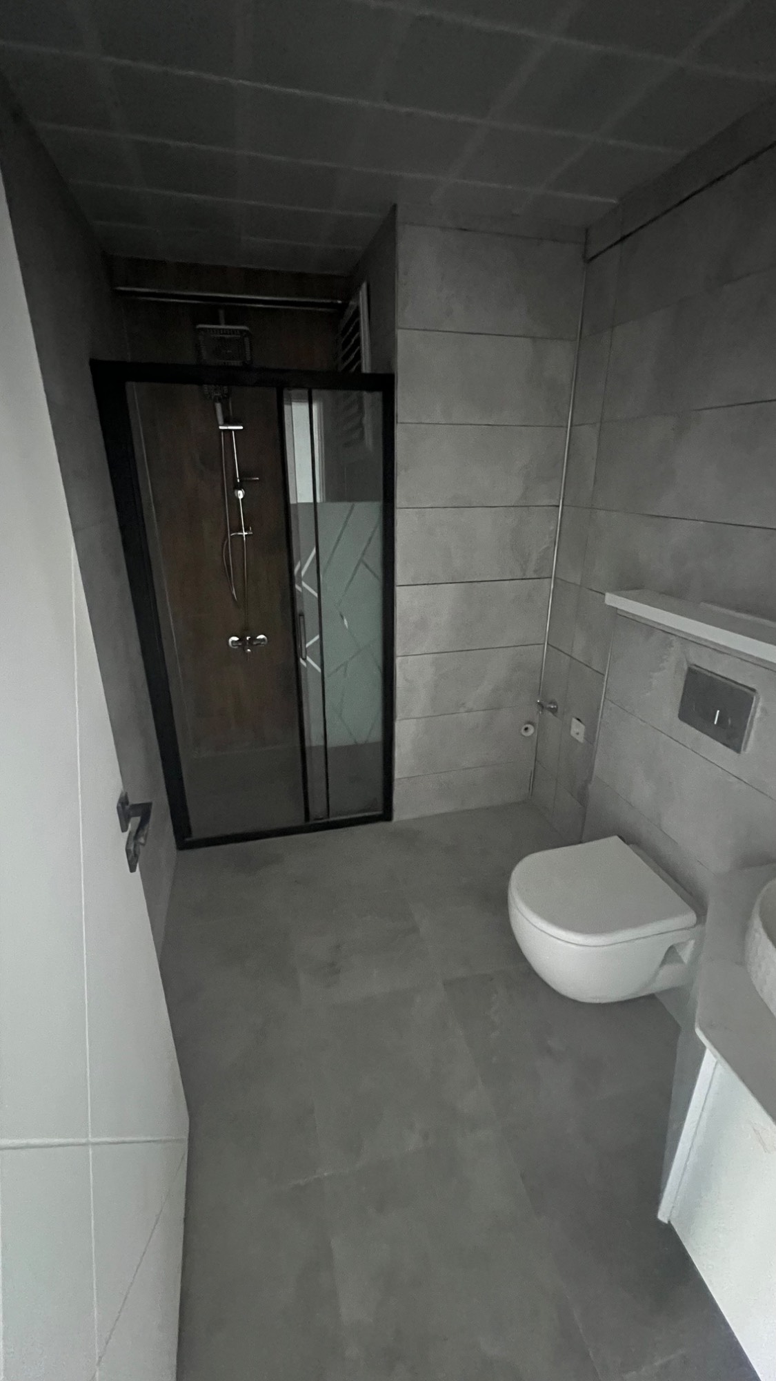 TURGUTLU SATILIK CUMHURİYET MAH KERVANYOLUNDA GENİŞ 2+1 ARAKAT DAİRE
