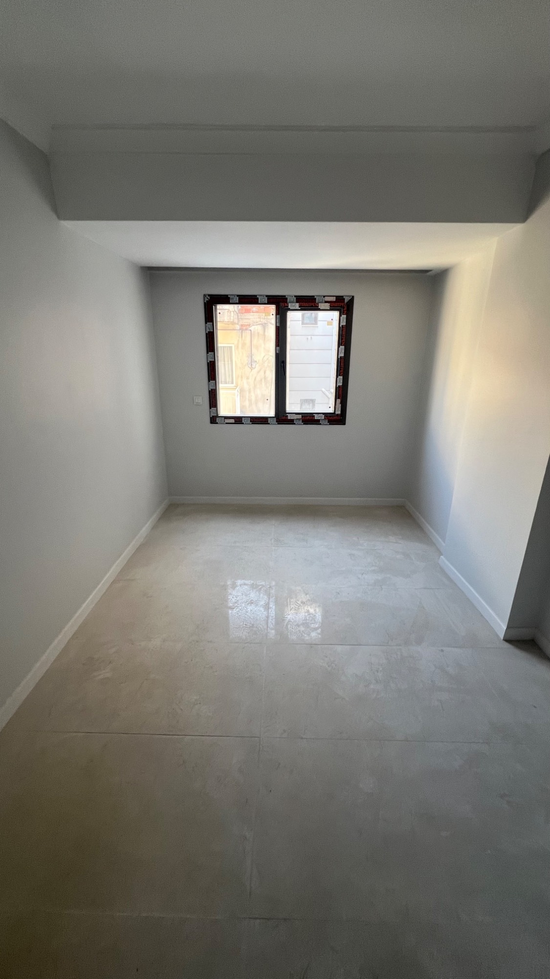 TURGUTLU SATILIK CUMHURİYET MAH KERVANYOLUNDA GENİŞ 2+1 ARAKAT DAİRE