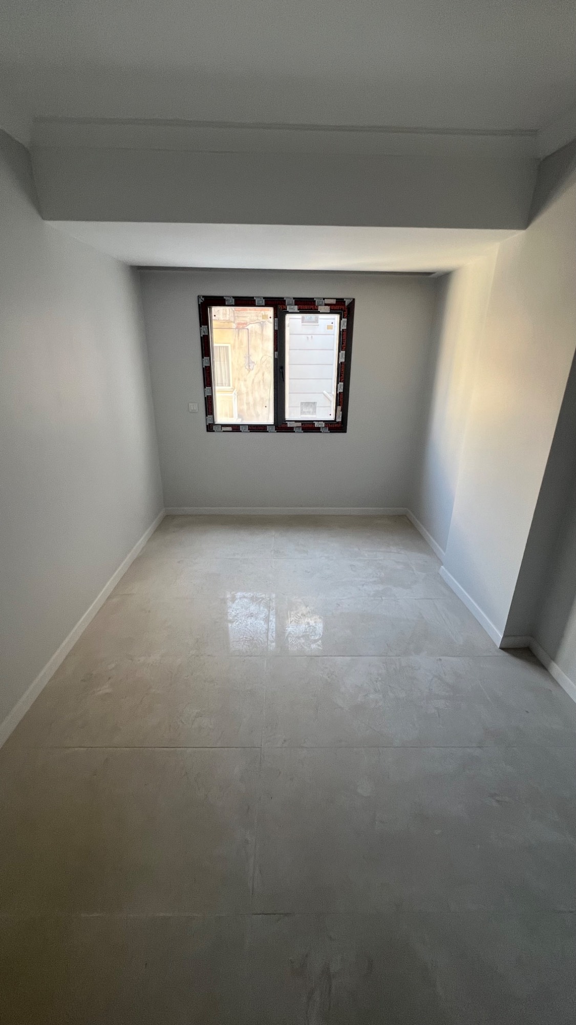 TURGUTLU SATILIK CUMHURİYET MAH KERVANYOLUNDA GENİŞ 2+1 ARAKAT DAİRE