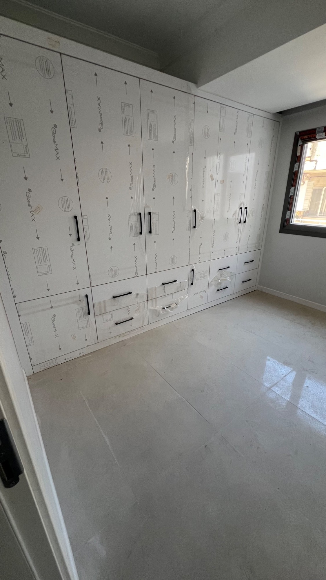TURGUTLU SATILIK CUMHURİYET MAH KERVANYOLUNDA GENİŞ 2+1 ARAKAT DAİRE