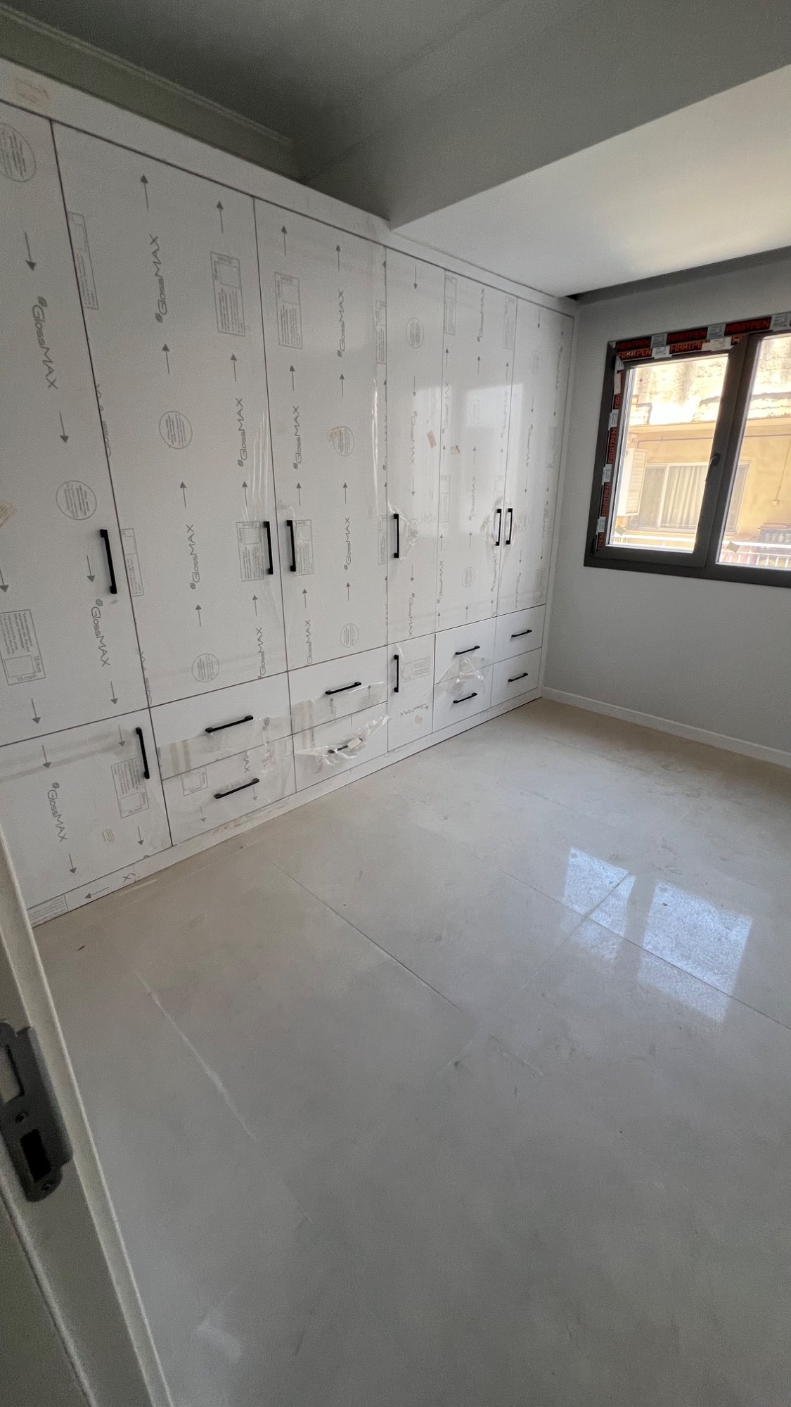 TURGUTLU SATILIK CUMHURİYET MAH KERVANYOLUNDA GENİŞ 2+1 ARAKAT DAİRE