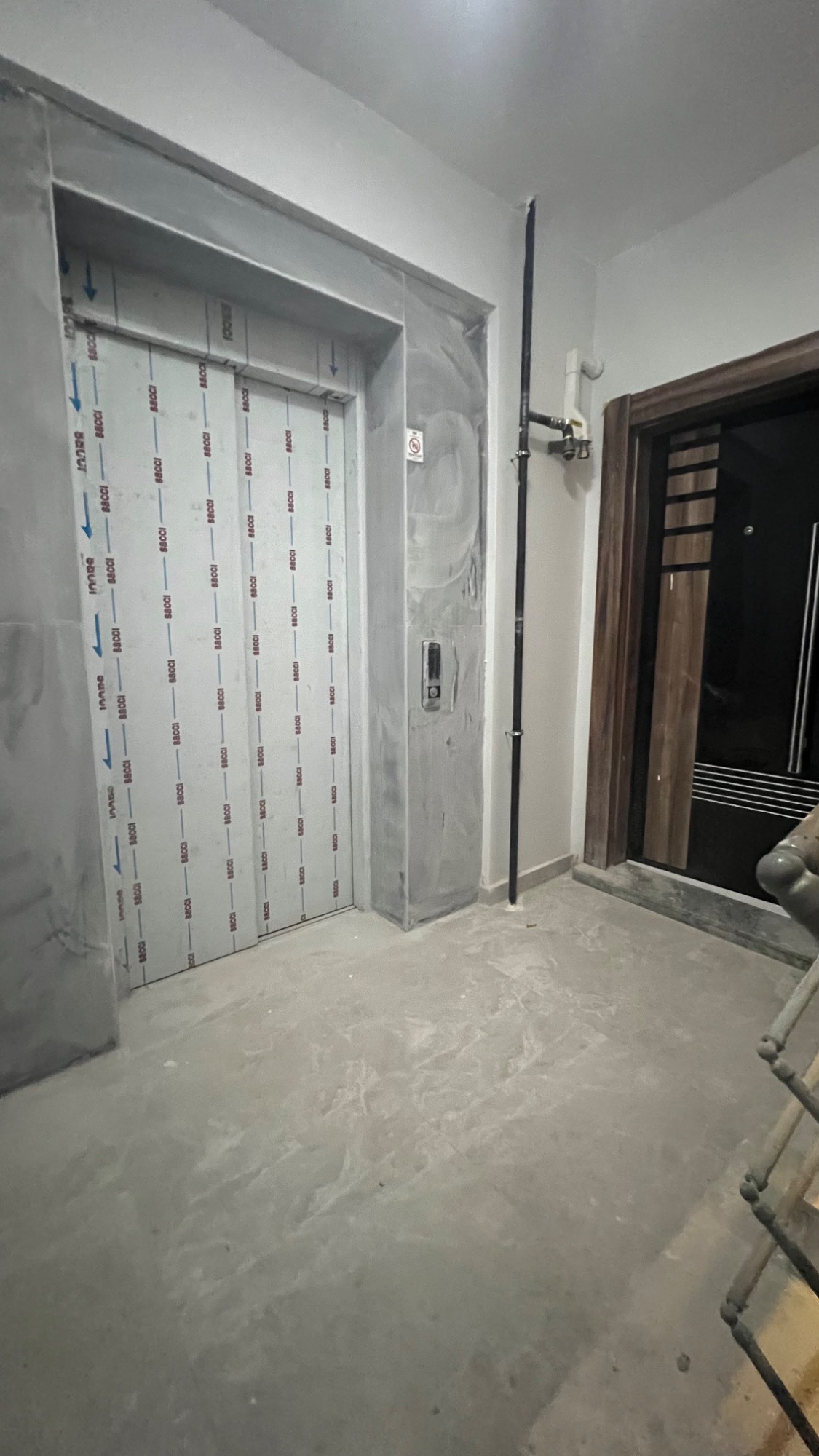 TURGUTLU SATILIK CUMHURİYET MAH KERVANYOLUNDA GENİŞ 2+1 ARAKAT DAİRE