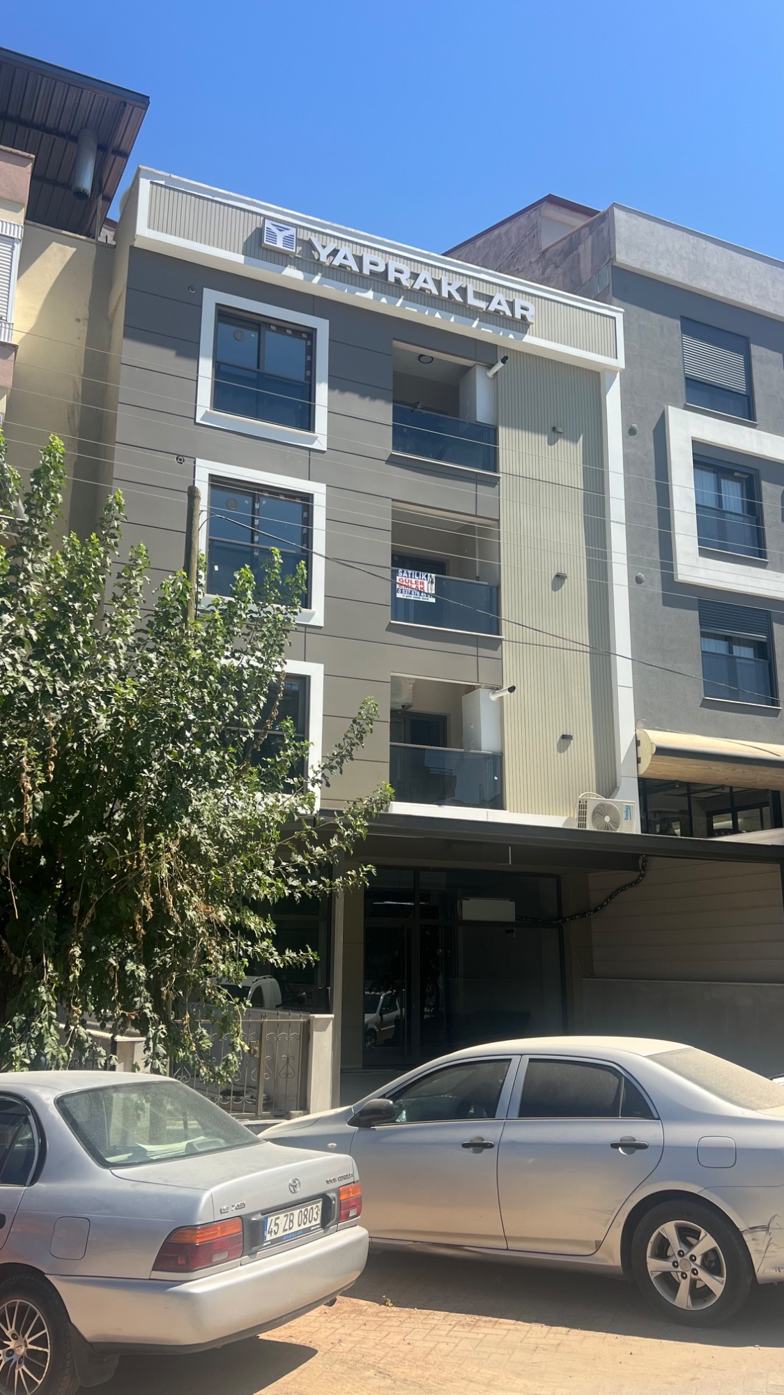 TURGUTLU SATILIK CUMHURİYET MAH KERVANYOLUNDA GENİŞ 2+1 ARAKAT DAİRE