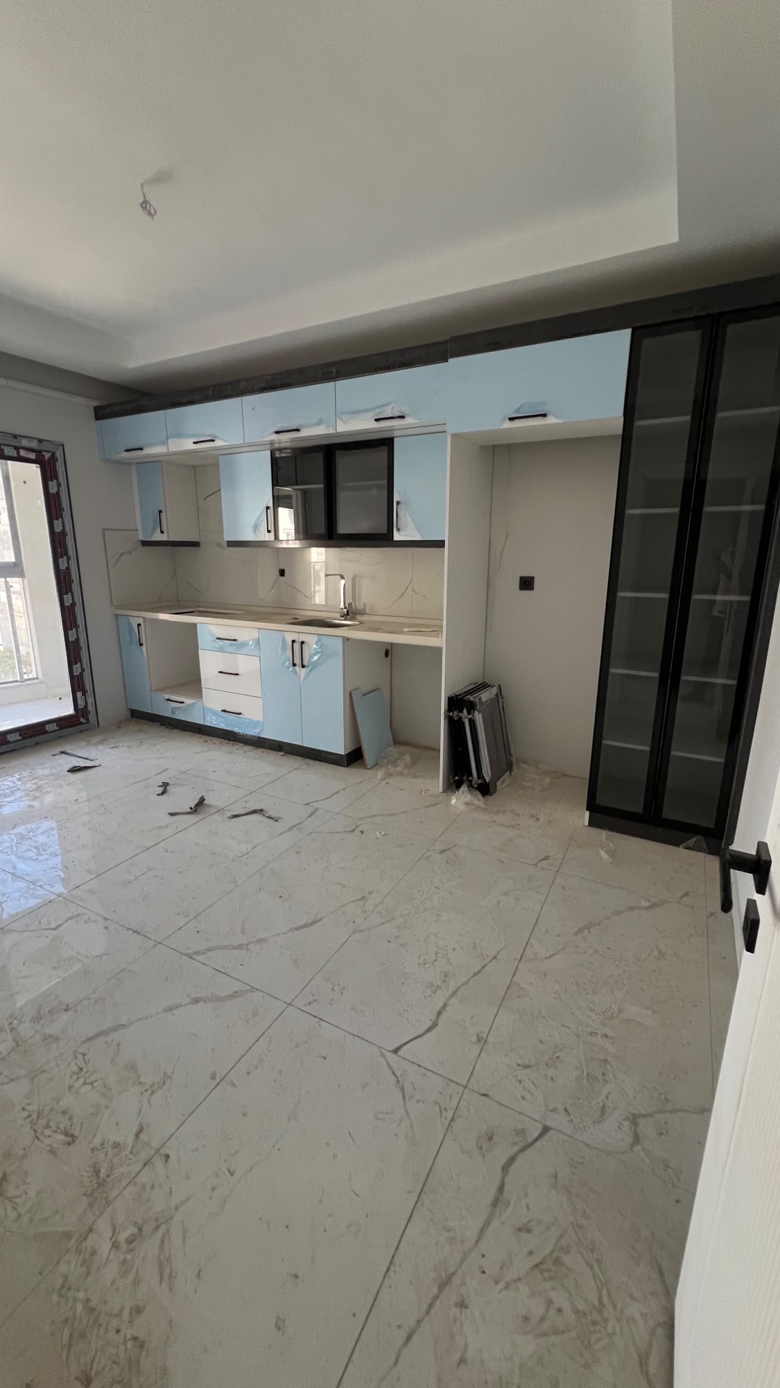 TURGUTLU SATILIK YENİ MAH 147 M² ALTTAN ISITMALI ARA KAT 3+1 DAİRE