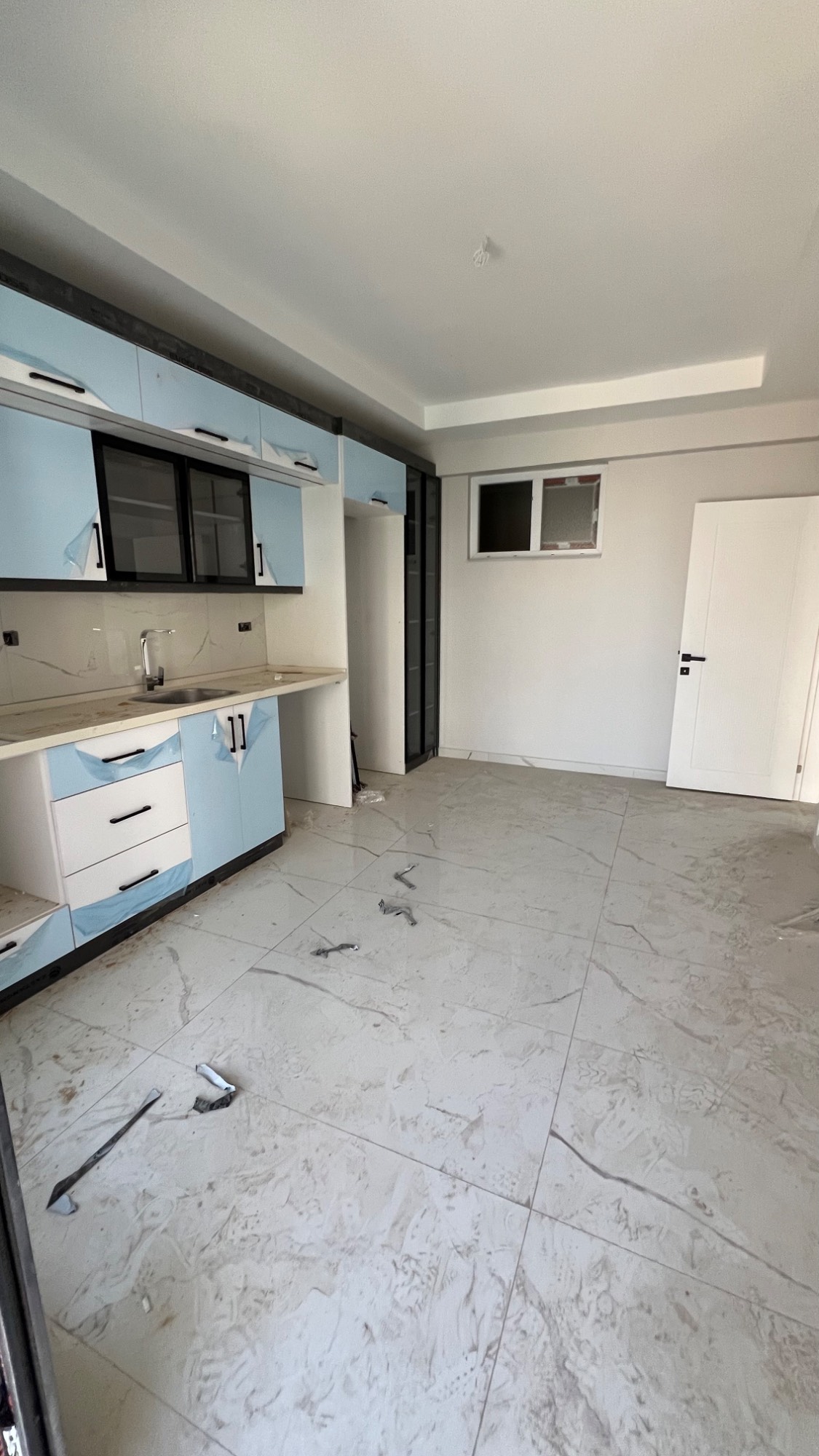 TURGUTLU SATILIK YENİ MAH 147 M² ALTTAN ISITMALI ARA KAT 3+1 DAİRE