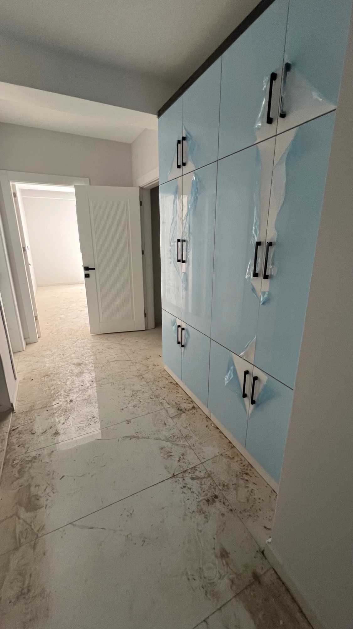 TURGUTLU SATILIK YENİ MAH 147 M² ALTTAN ISITMALI ARA KAT 3+1 DAİRE
