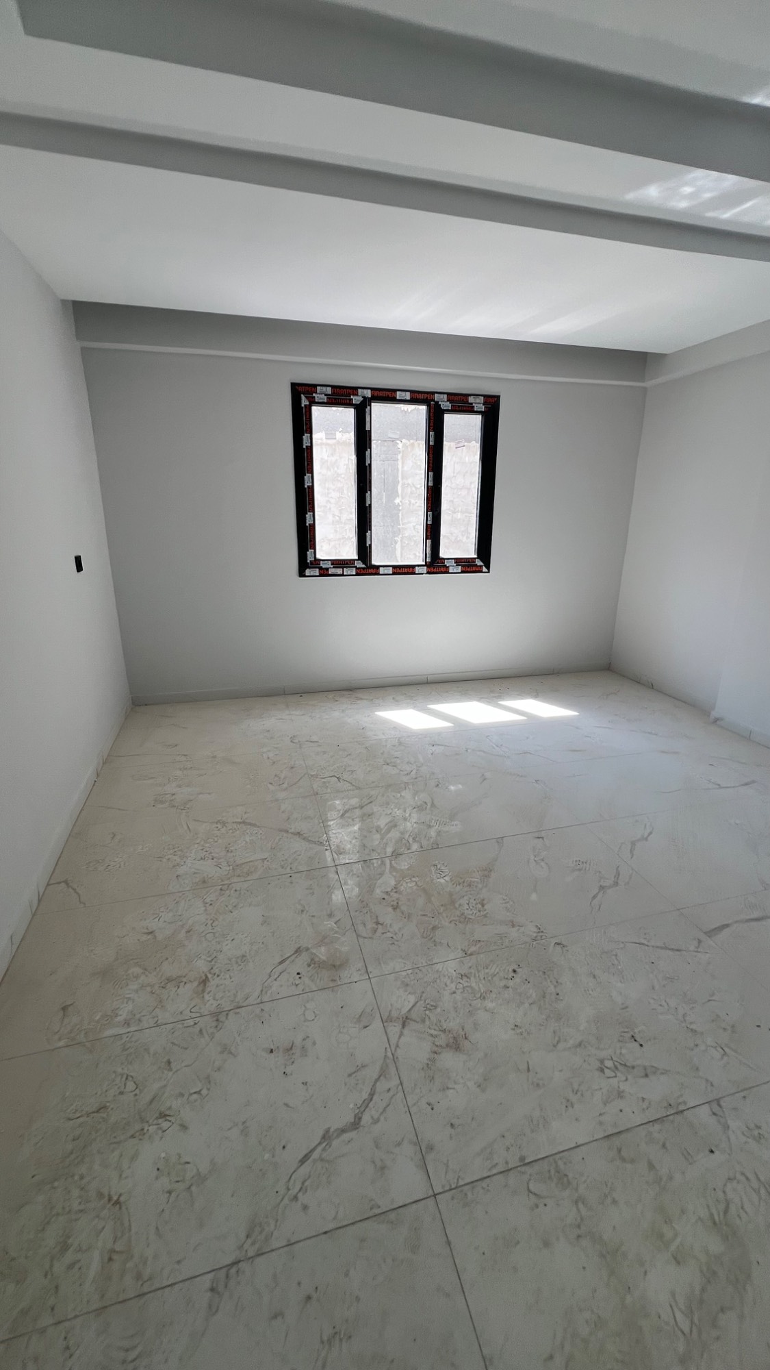 TURGUTLU SATILIK YENİ MAH 147 M² ALTTAN ISITMALI ARA KAT 3+1 DAİRE