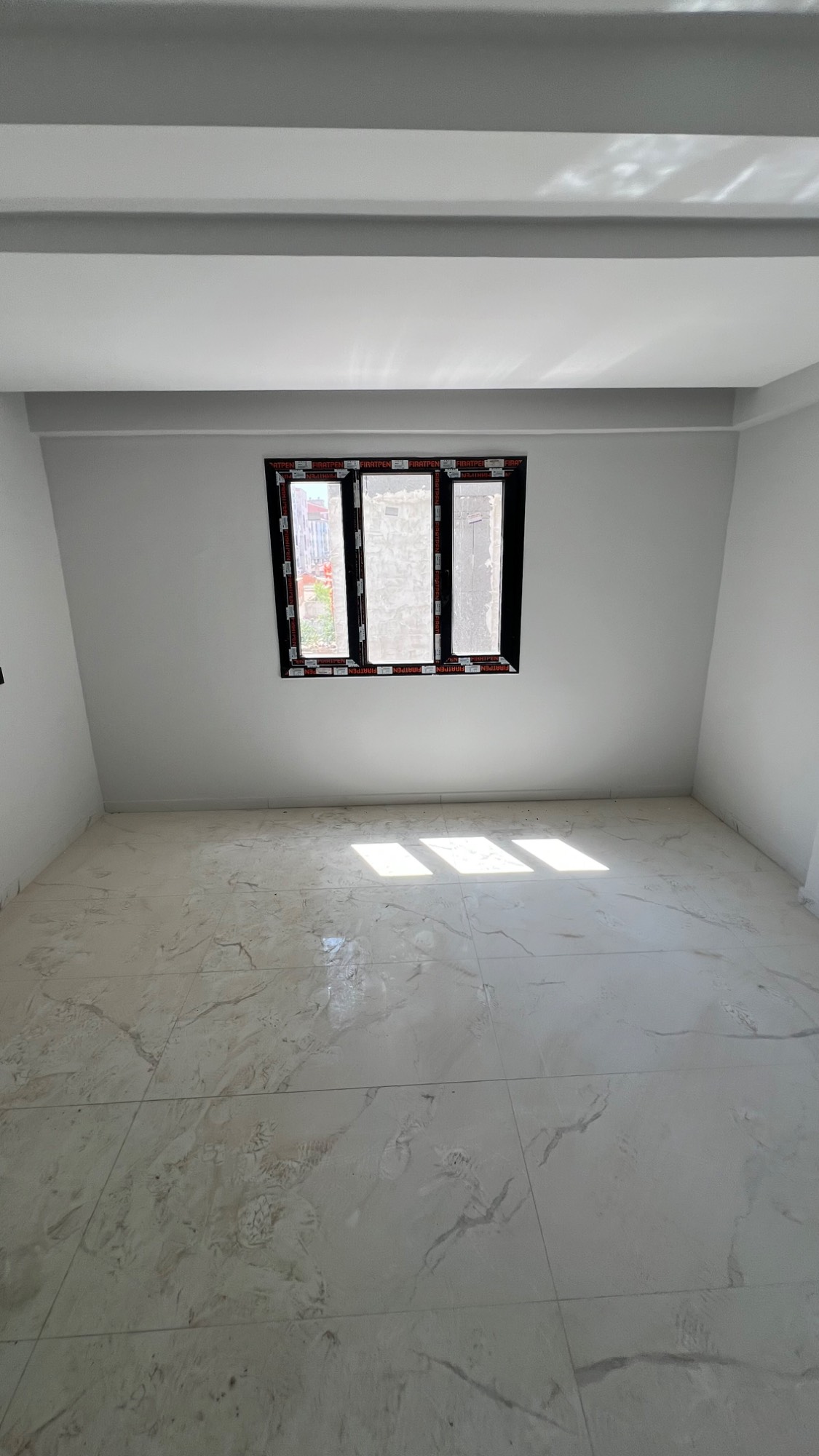 TURGUTLU SATILIK YENİ MAH 147 M² ALTTAN ISITMALI ARA KAT 3+1 DAİRE