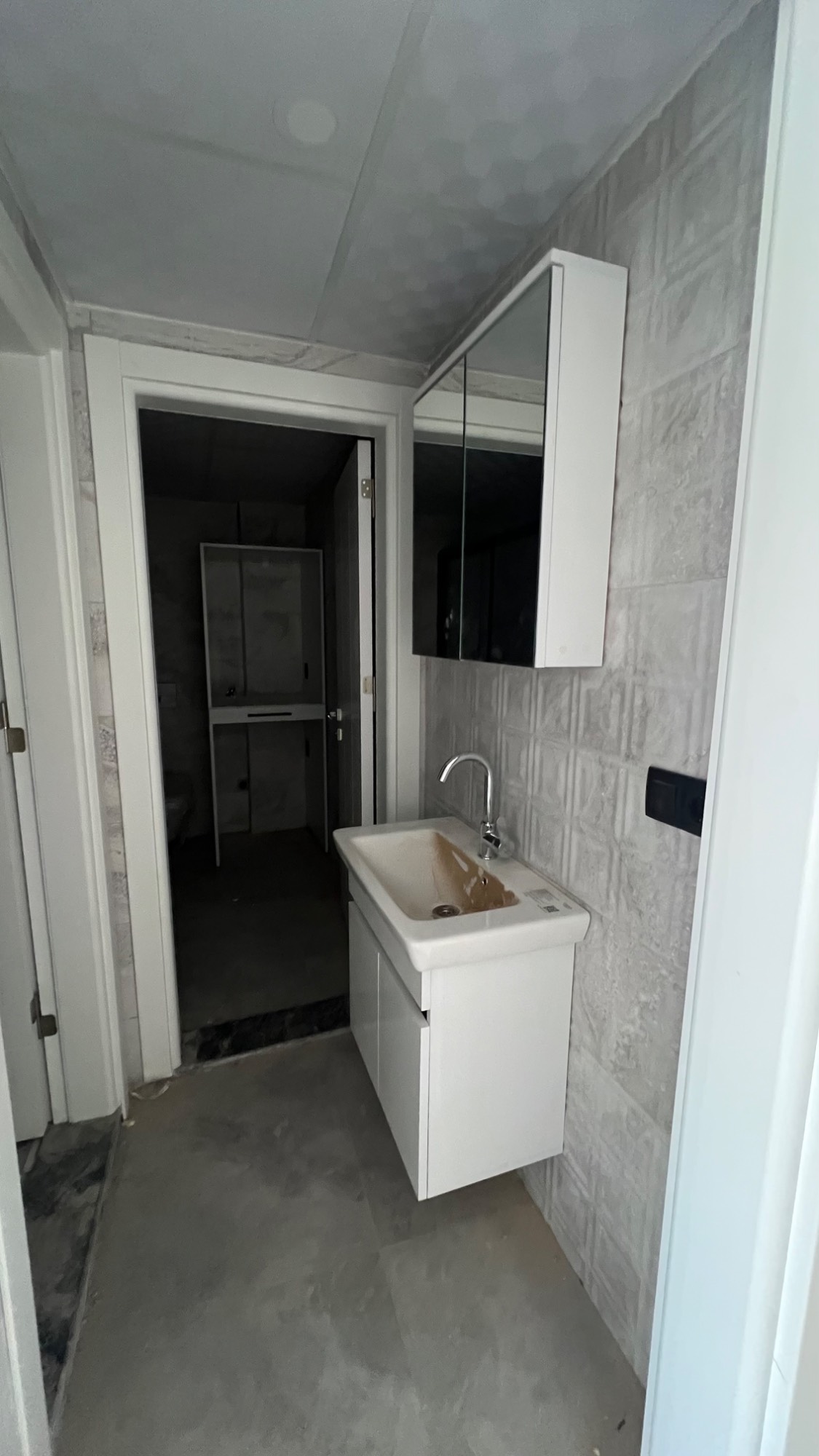 TURGUTLU SATILIK YEDİ EYLÜL MAH SIFIR ARA KAT 3+1 DAİRE