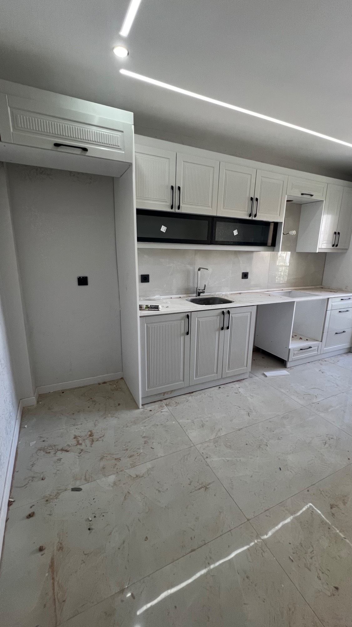 TURGUTLU SATILIK SUBAŞI MAH ARKA KAT ASANSÖRLÜ 2 + 1 DAİRE