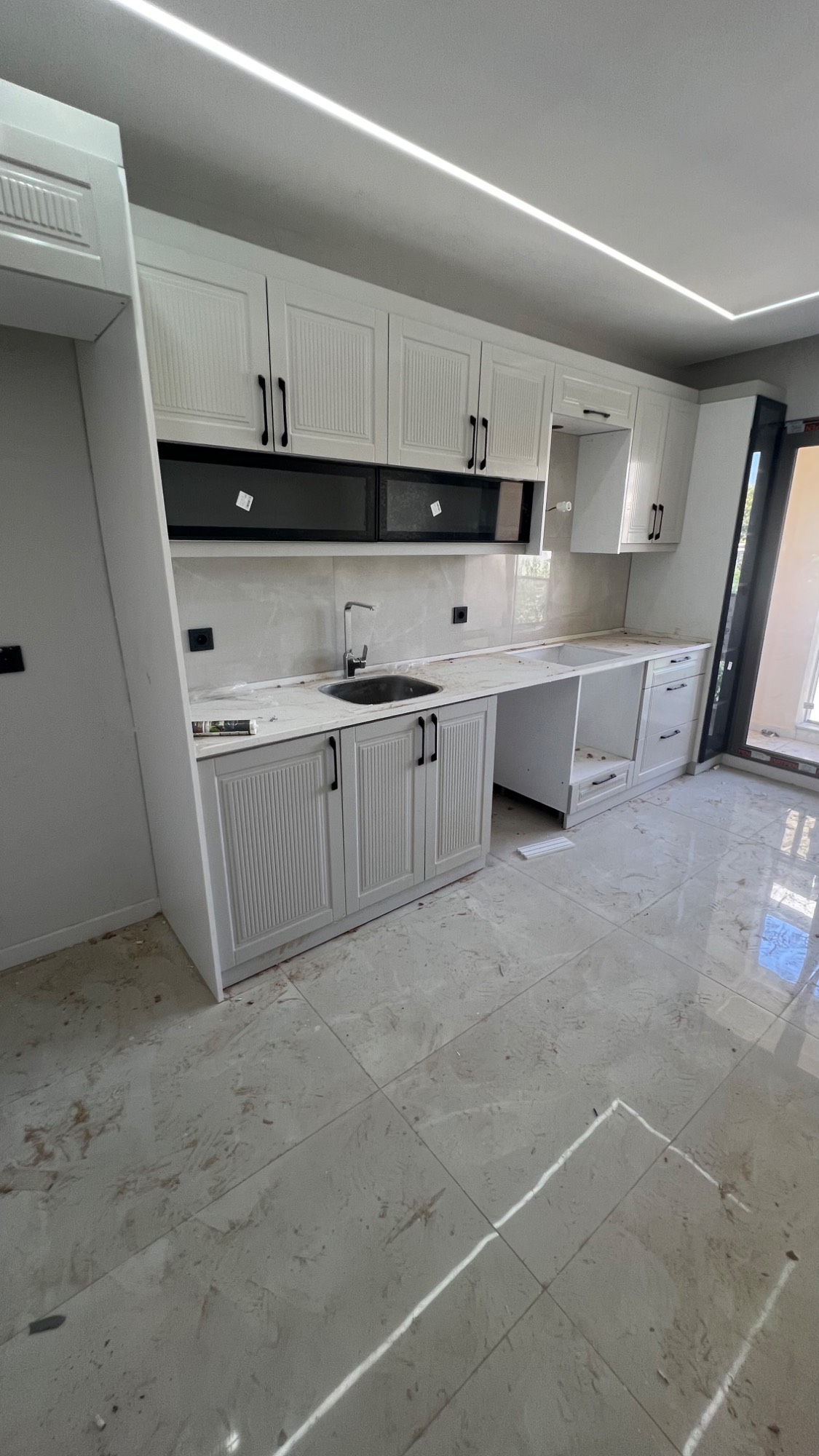 TURGUTLU SATILIK SUBAŞI MAH ARKA KAT ASANSÖRLÜ 2 + 1 DAİRE