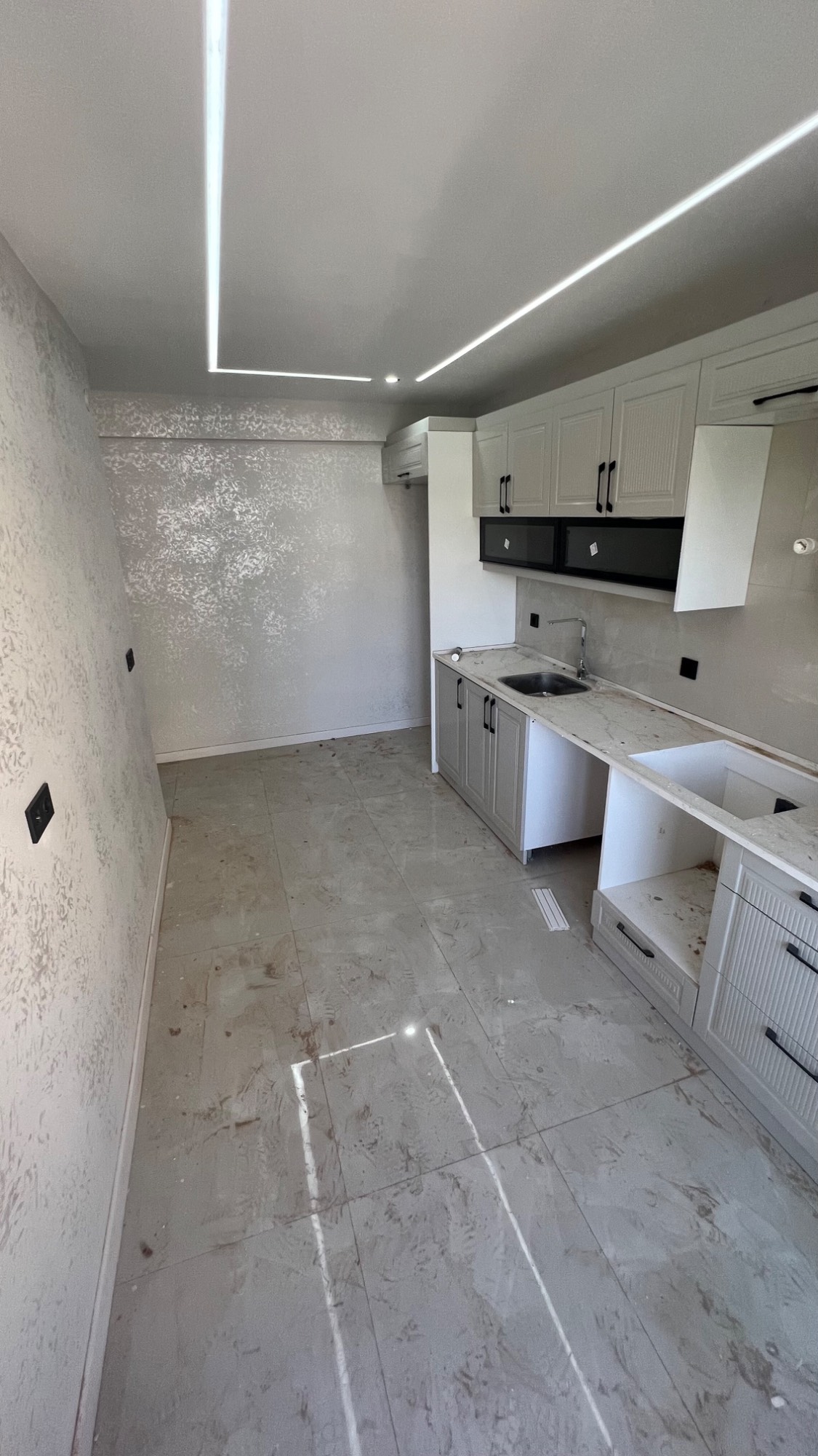 TURGUTLU SATILIK SUBAŞI MAH ARKA KAT ASANSÖRLÜ 2 + 1 DAİRE