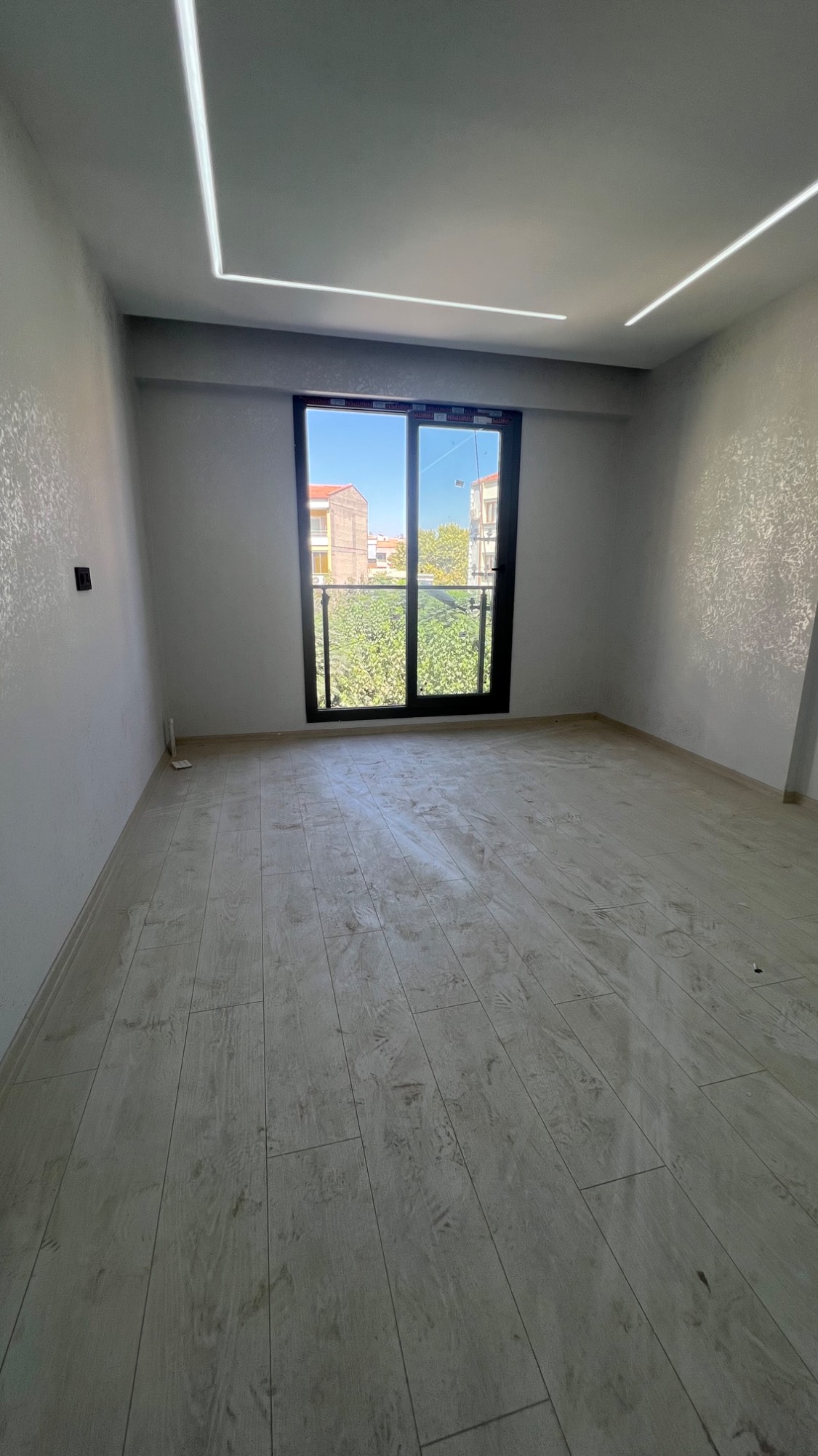 TURGUTLU SATILIK SUBAŞI MAH ARKA KAT ASANSÖRLÜ 2 + 1 DAİRE