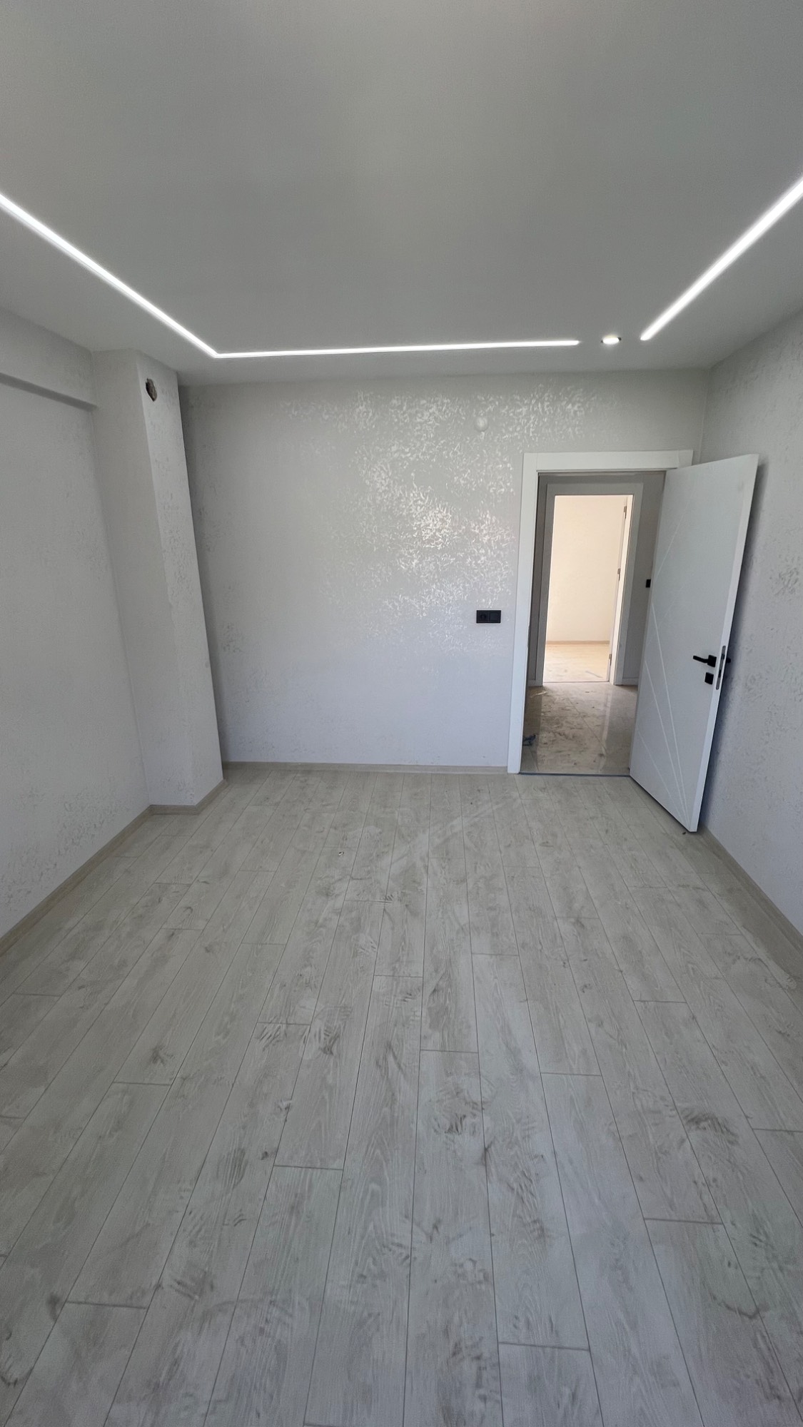 TURGUTLU SATILIK SUBAŞI MAH ARKA KAT ASANSÖRLÜ 2 + 1 DAİRE